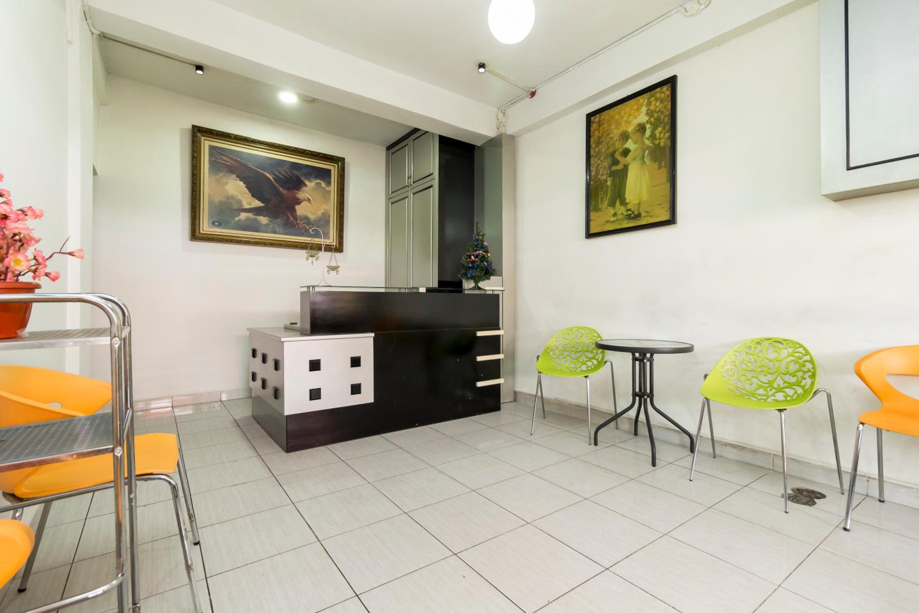 Reddoorz near Gajah Mada Plaza 2