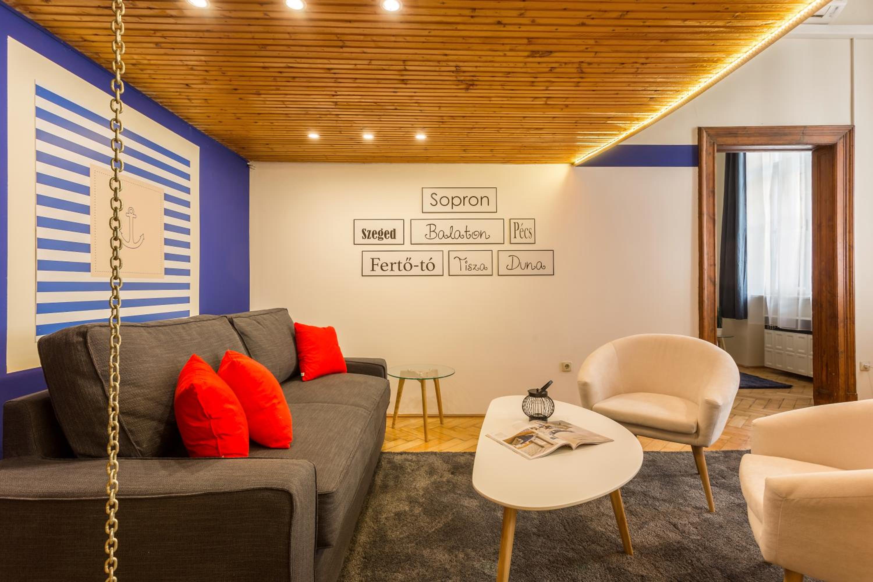 Jokai 3 Design Apartment