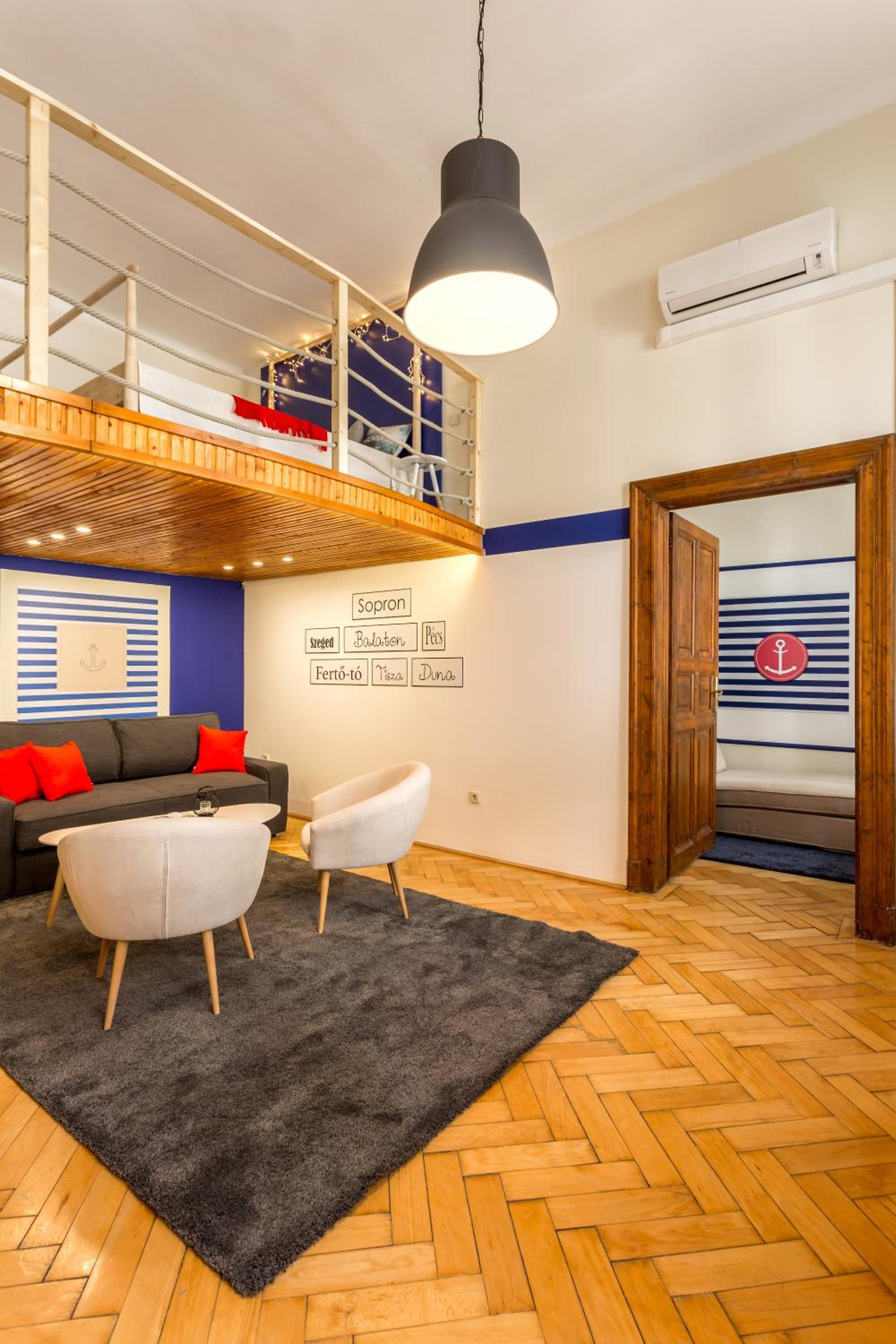 Jokai 3 Design Apartment