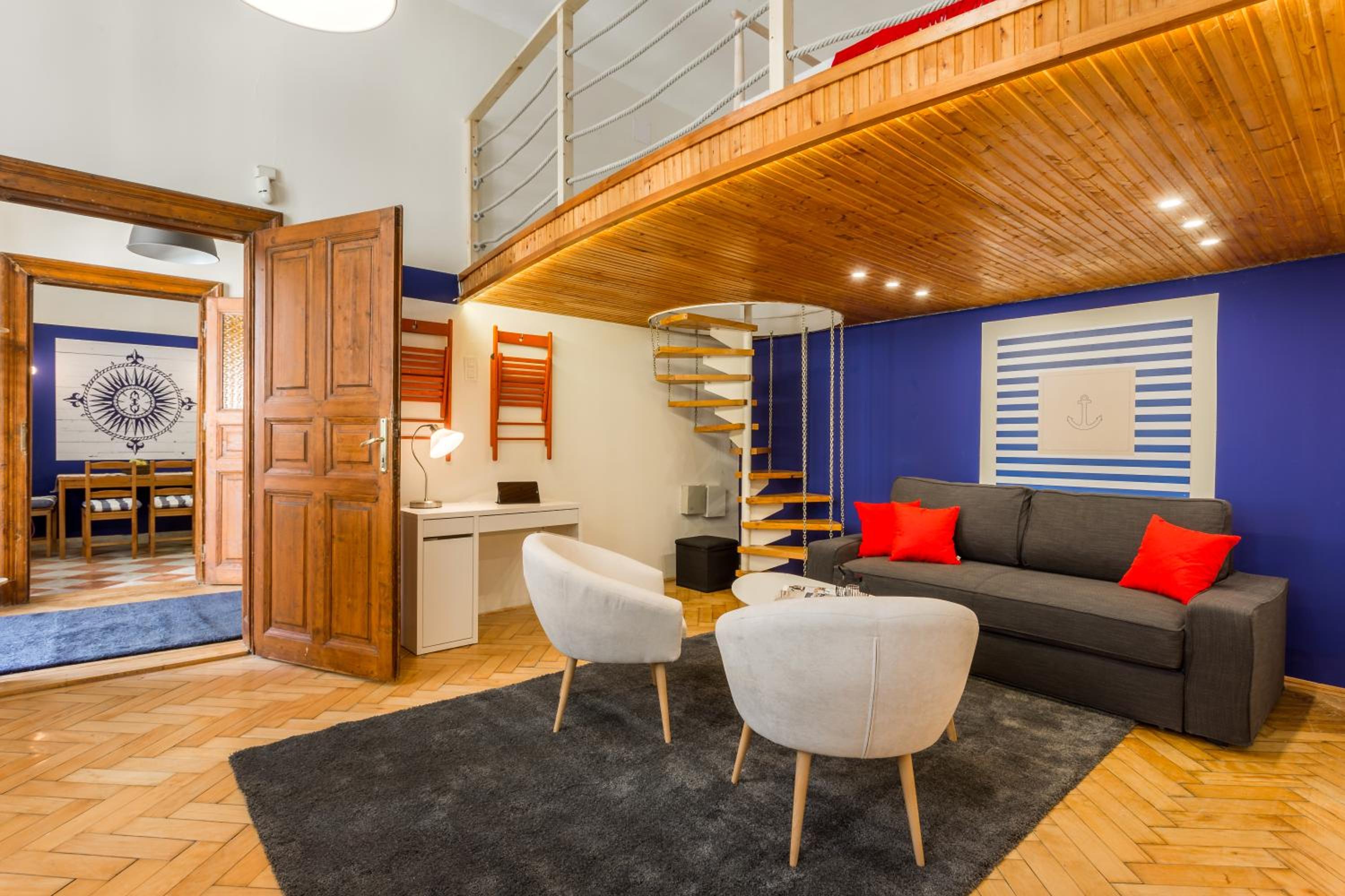 Jokai 3 Design Apartment