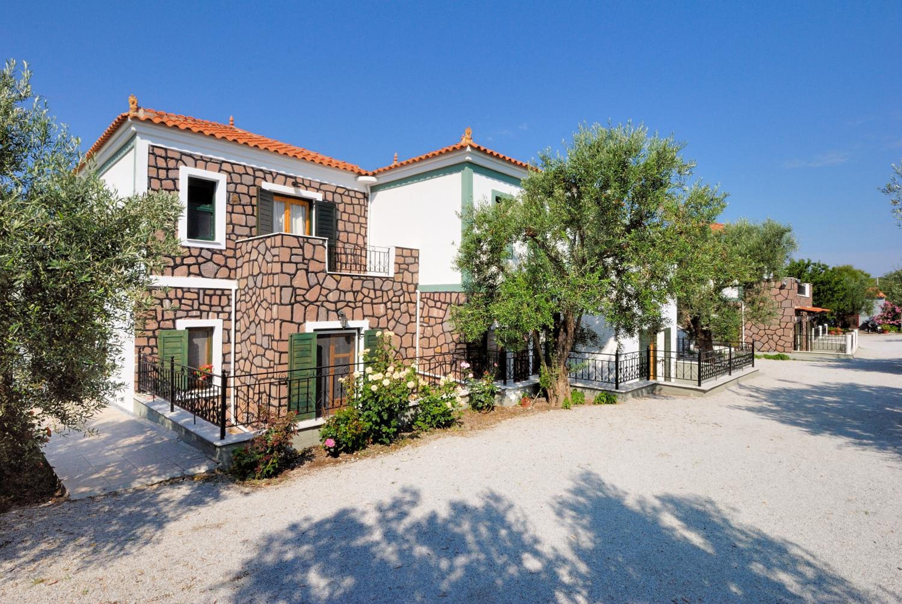 Elea Houses