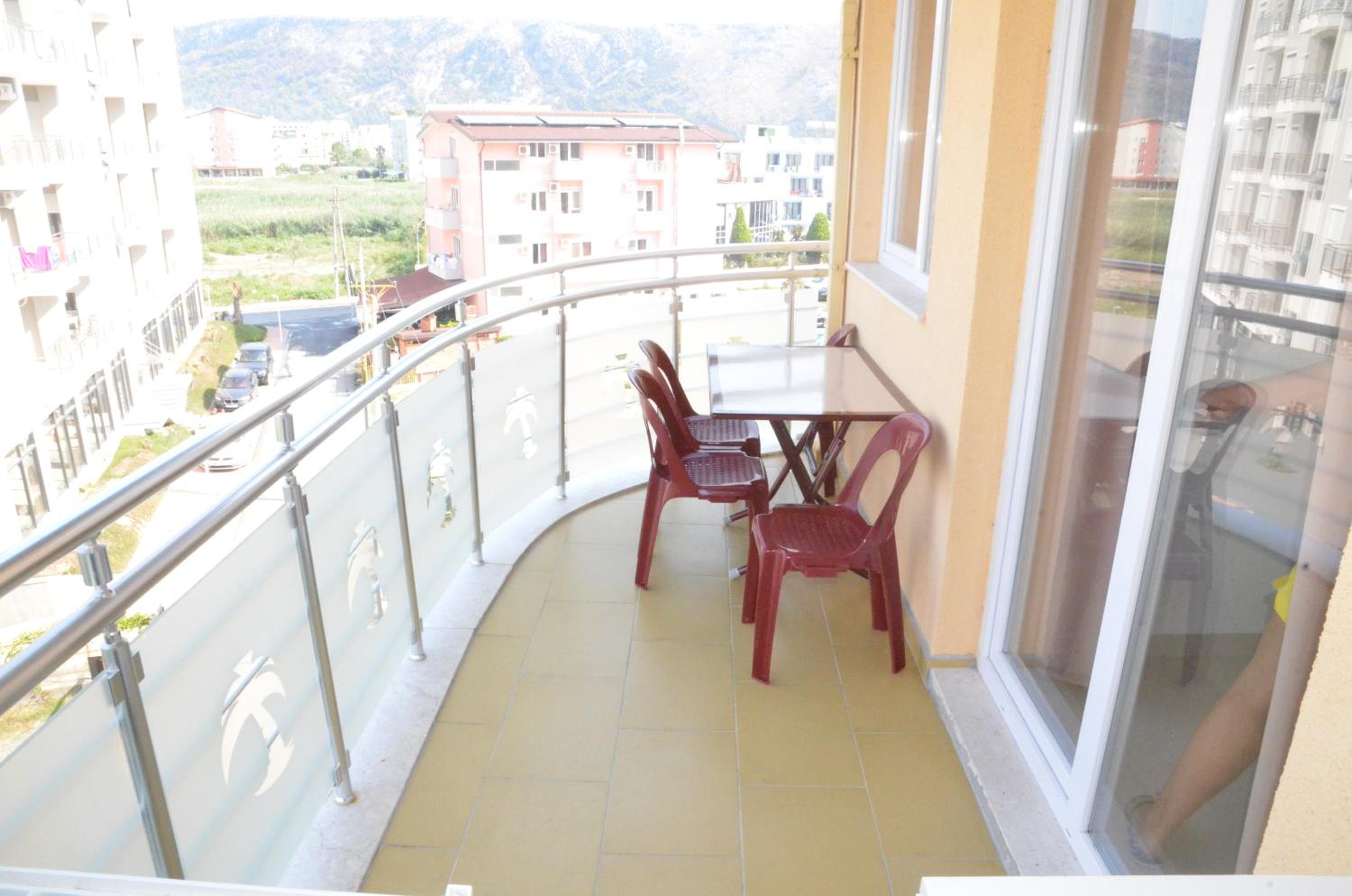 Everest Apartments Shengjin