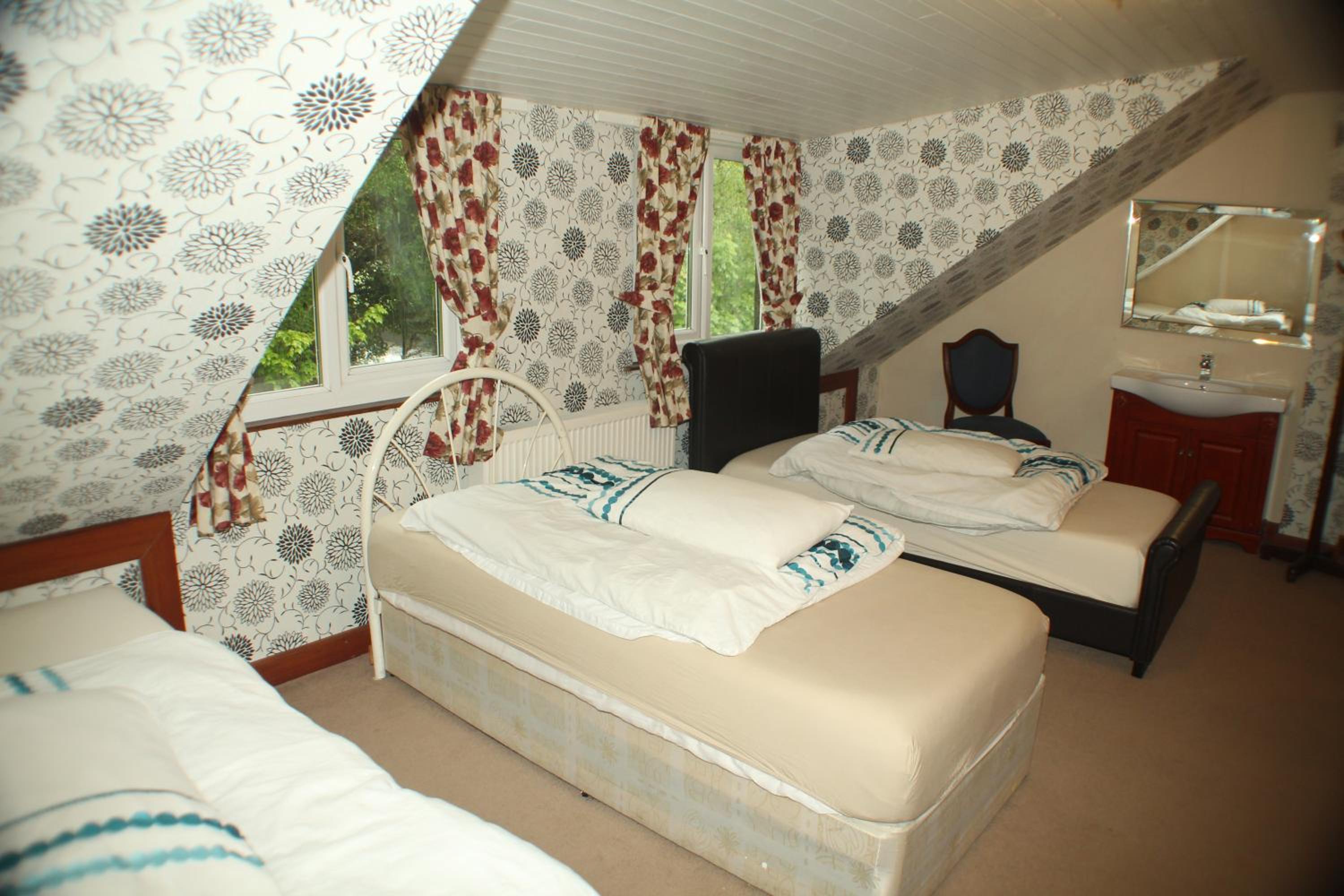 Lledr House Hostel near two Zip World sites
