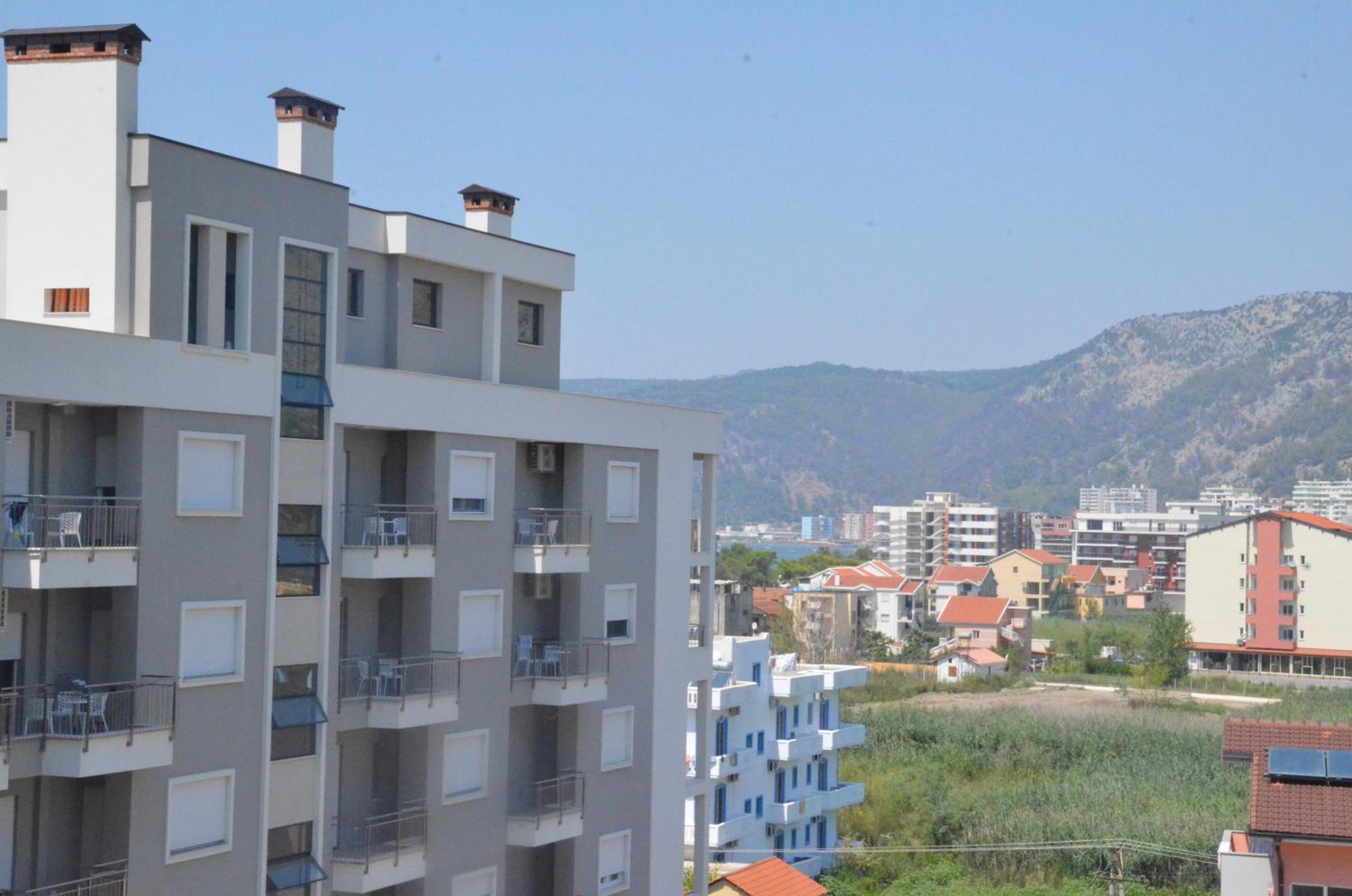 Everest Apartments Shengjin