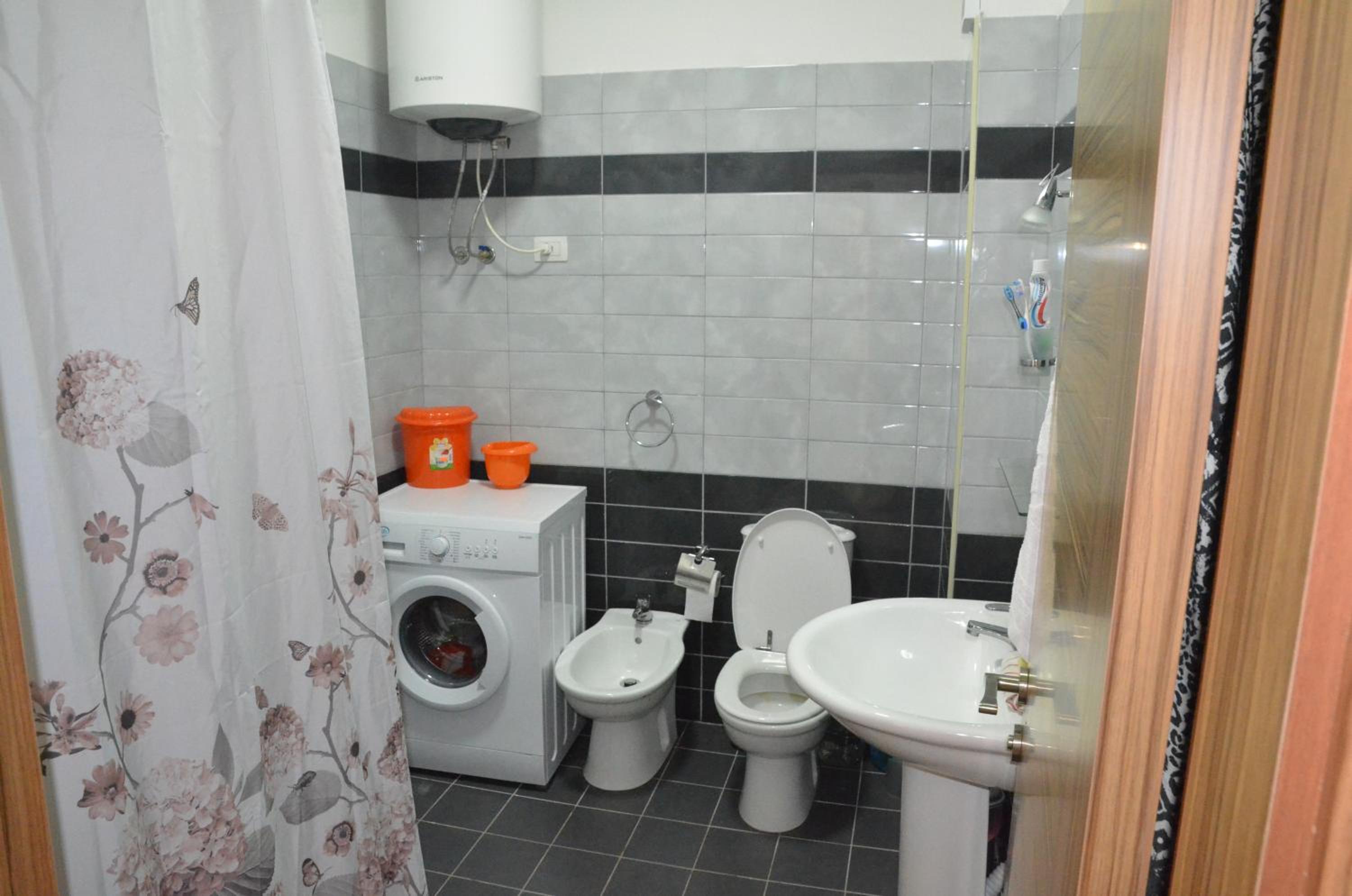 Everest Apartments Shengjin