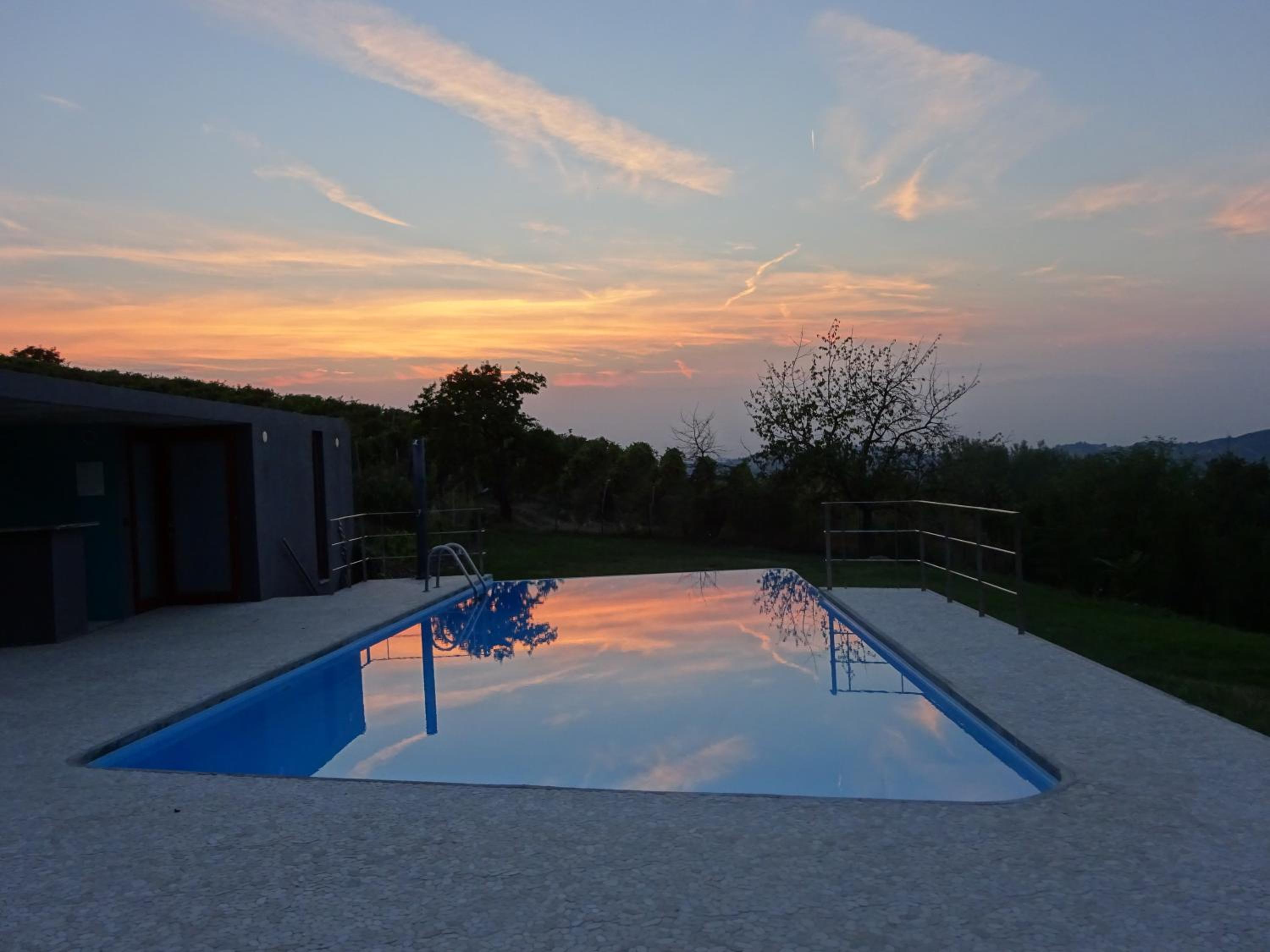 Villa Architetti Piemonte, Entire Private Villa with Infinity Pool and Poolhouse, 5 bedroom, six bathroom perfect for families and friends view 5