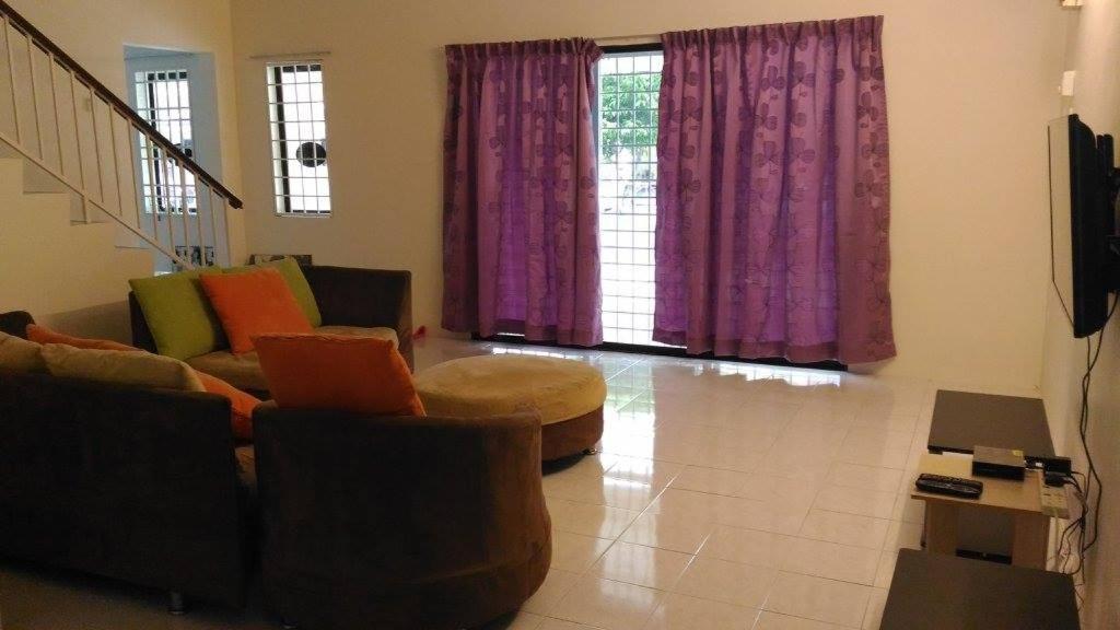 J&P Homestays House 1 photo 7