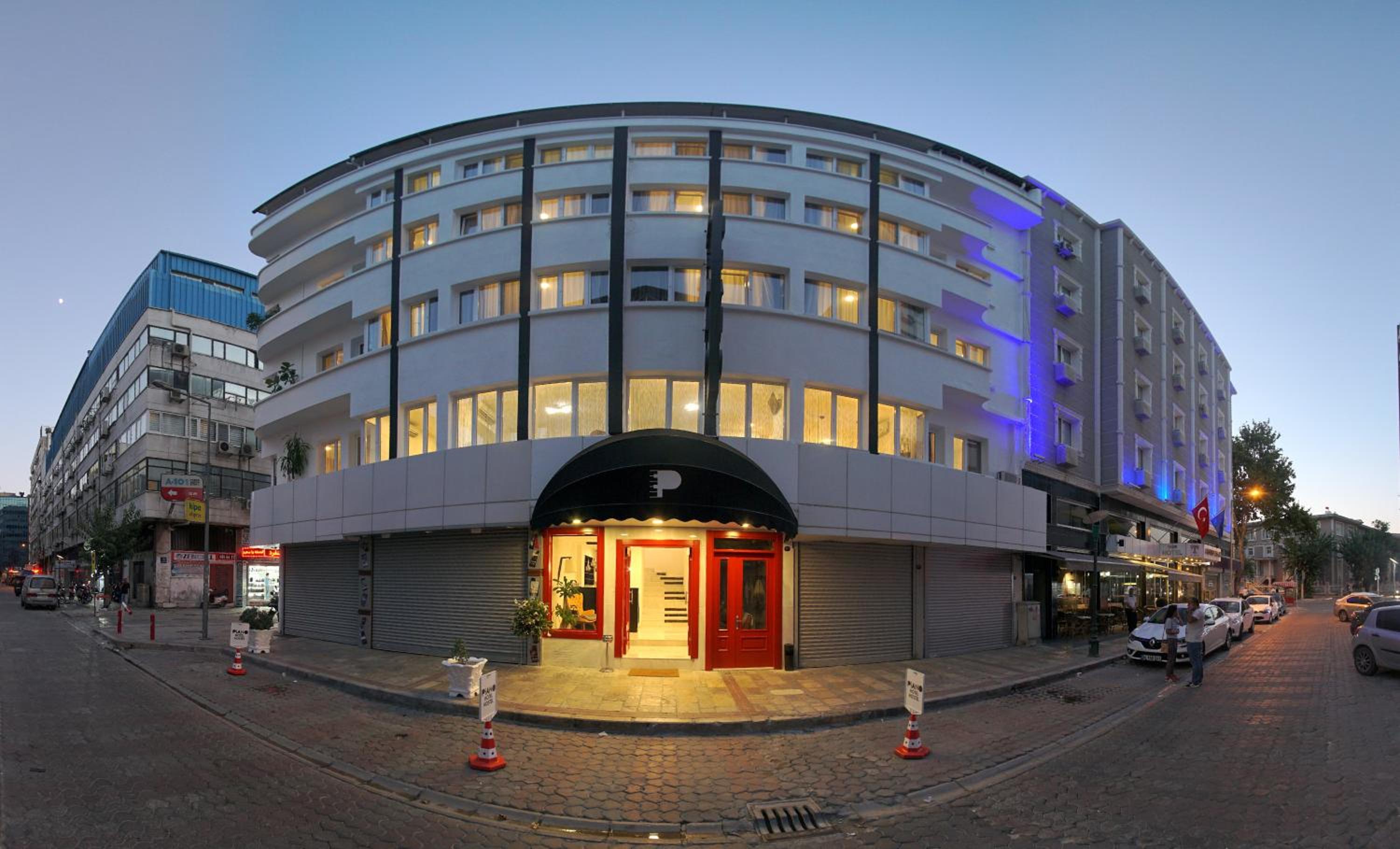 Piano Hotel - Image 5
