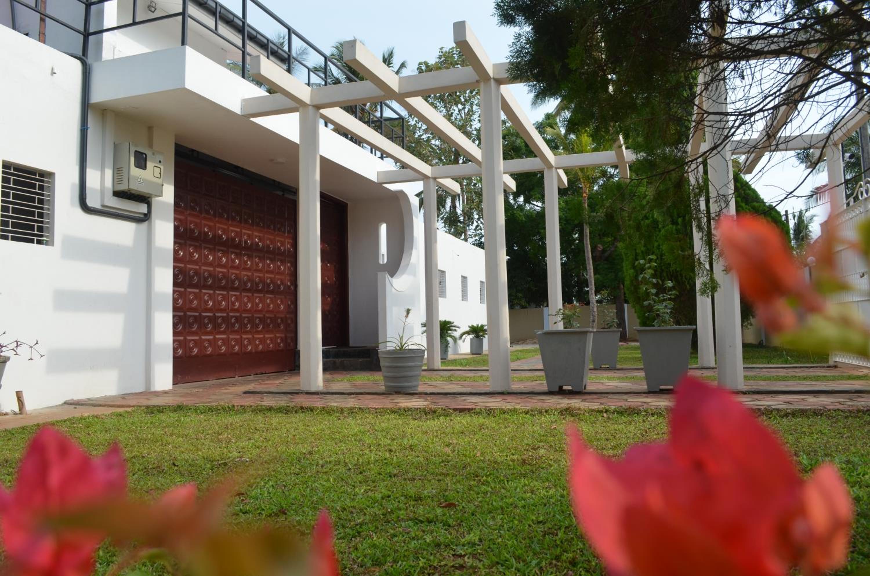 Dayanithi Guest House