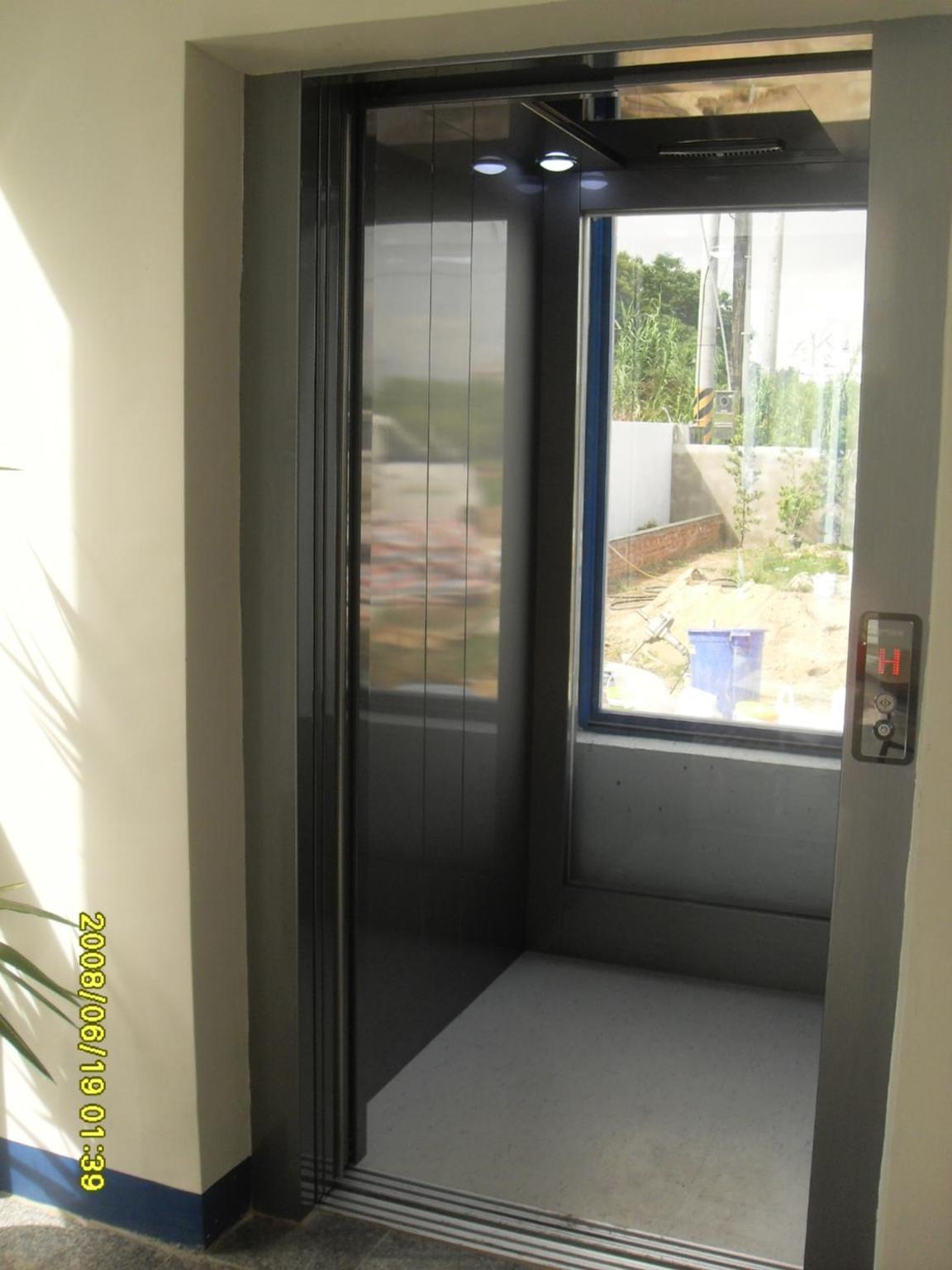 Bay Villa Hall view 2