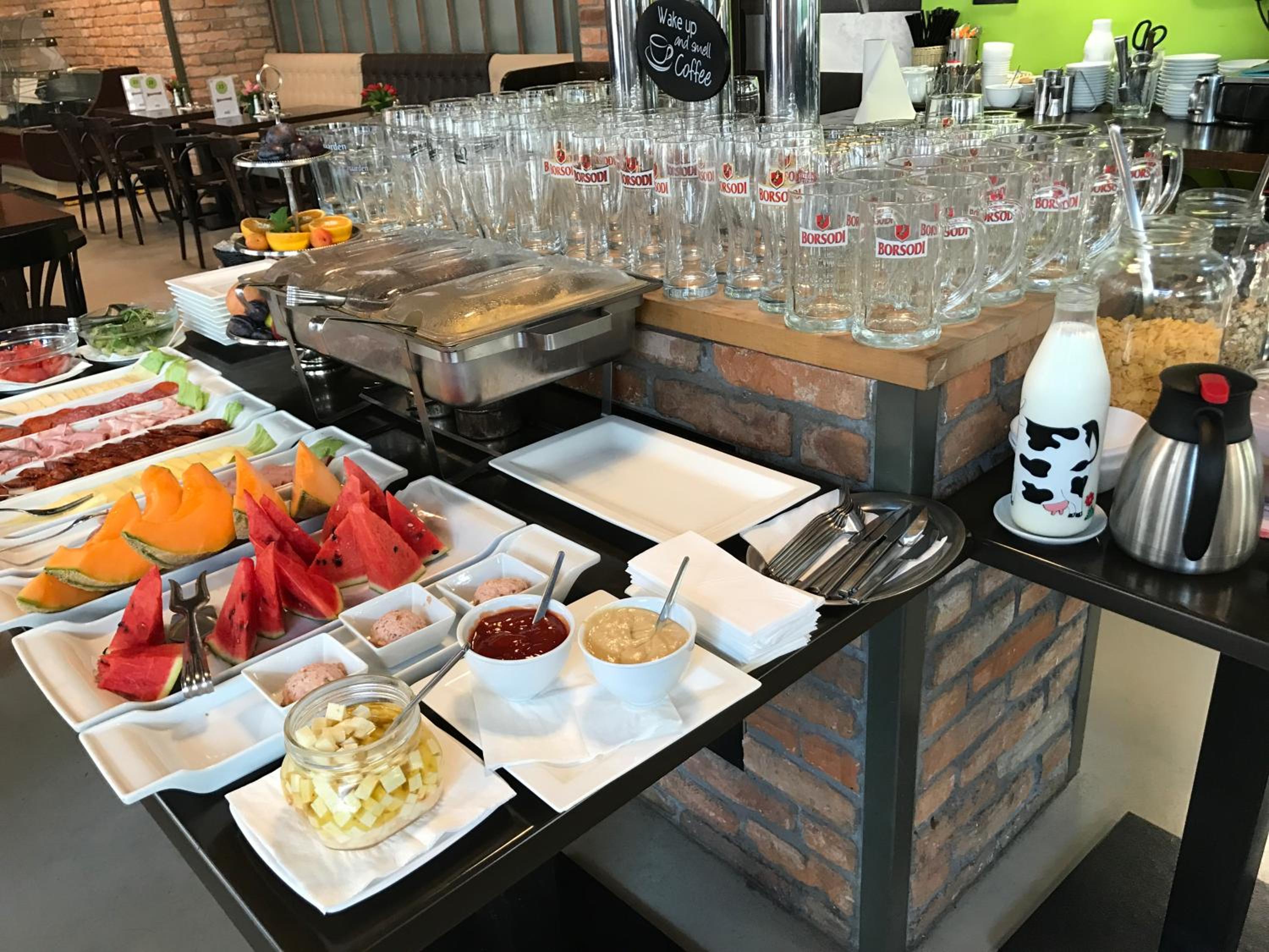 Corvin Rose Apartment Hotel