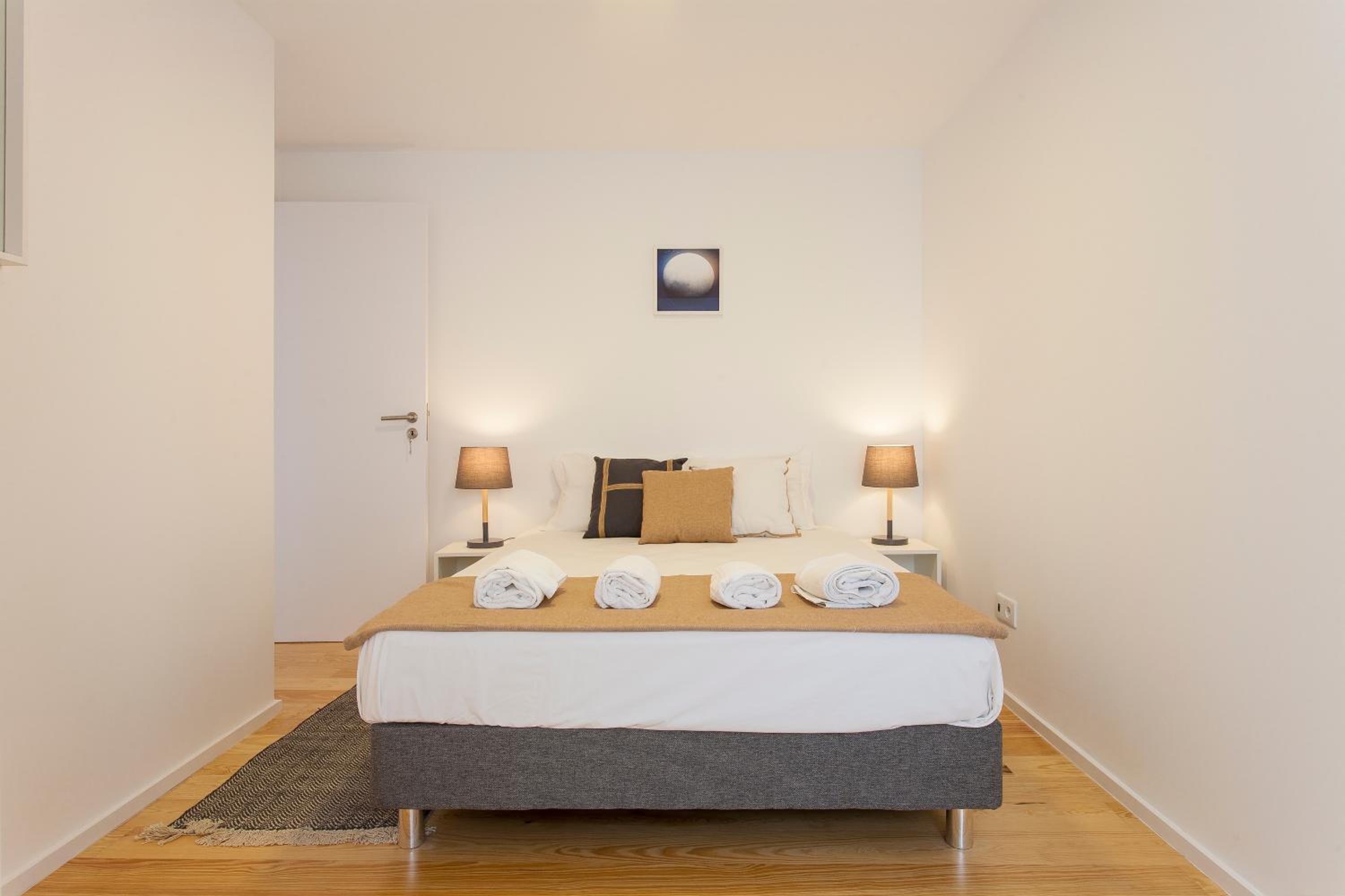 Castelo Picão Apartments