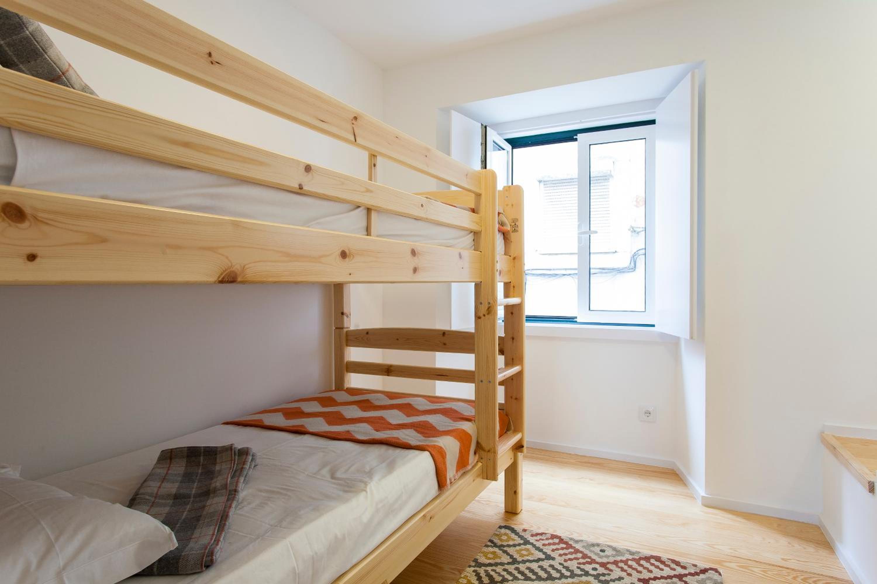 Castelo Picão Apartments