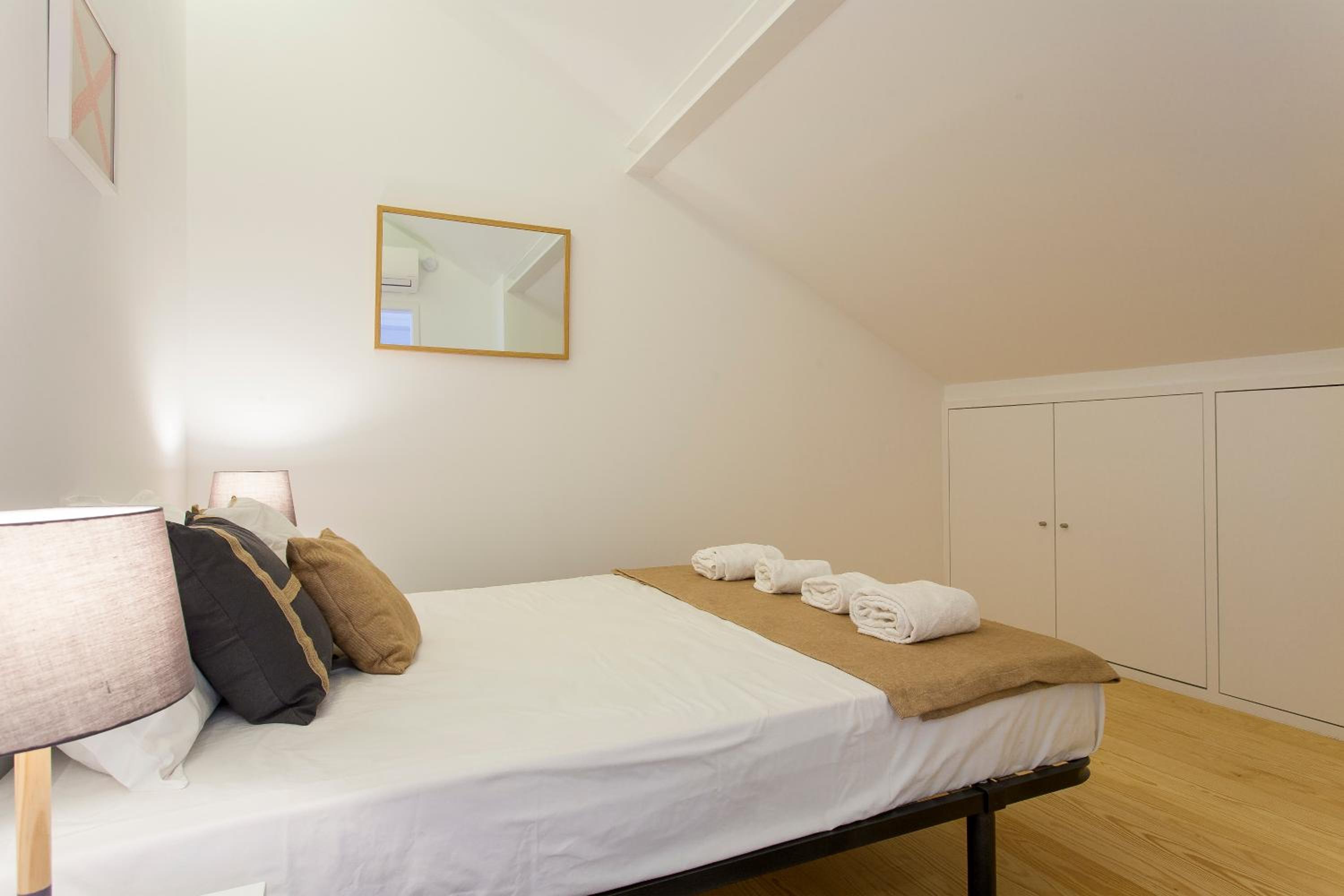 Castelo Picão Apartments