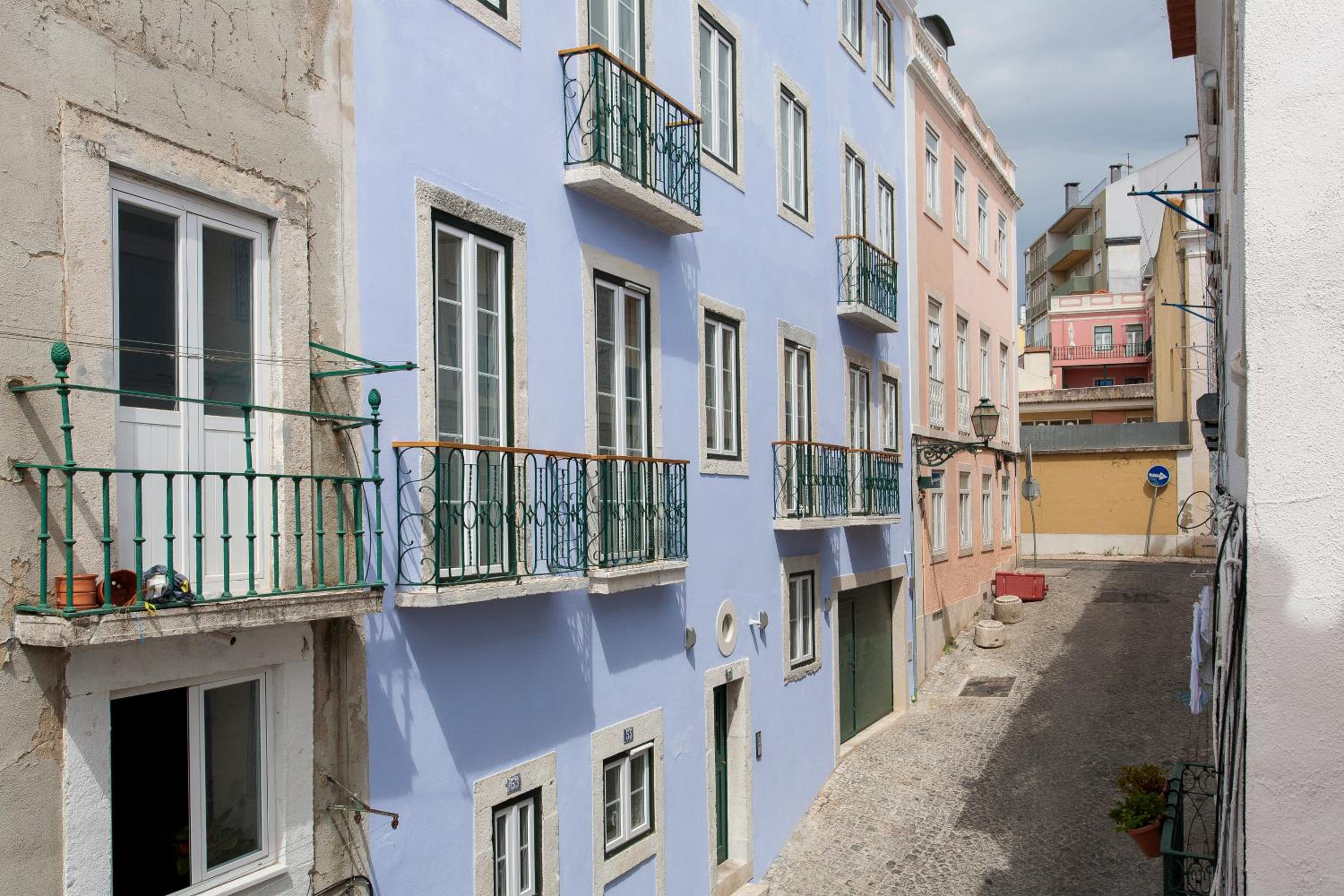 Castelo Picão Apartments