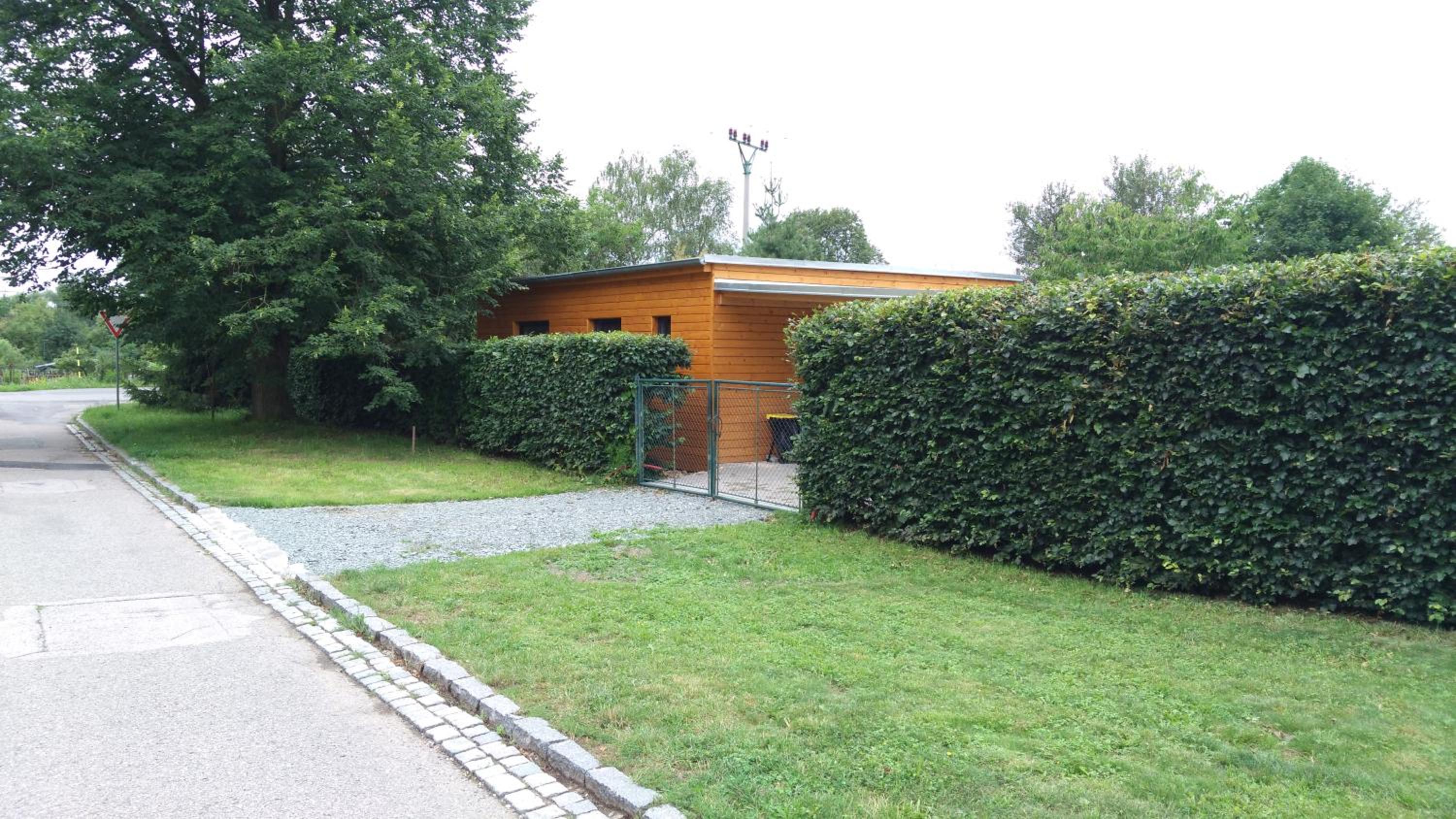 Apartman pod lipou - samostatny objekt - carport