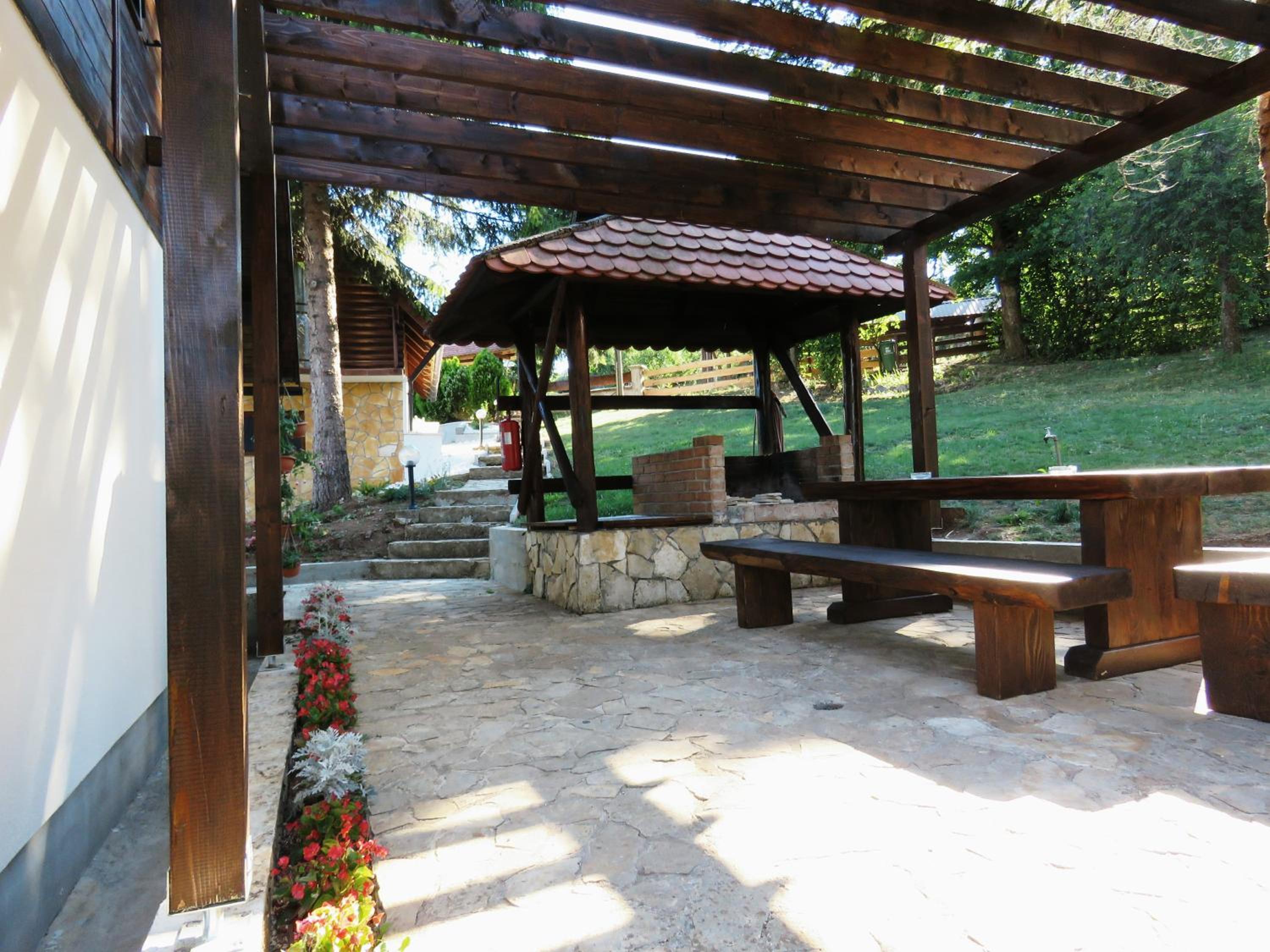 Photo 9