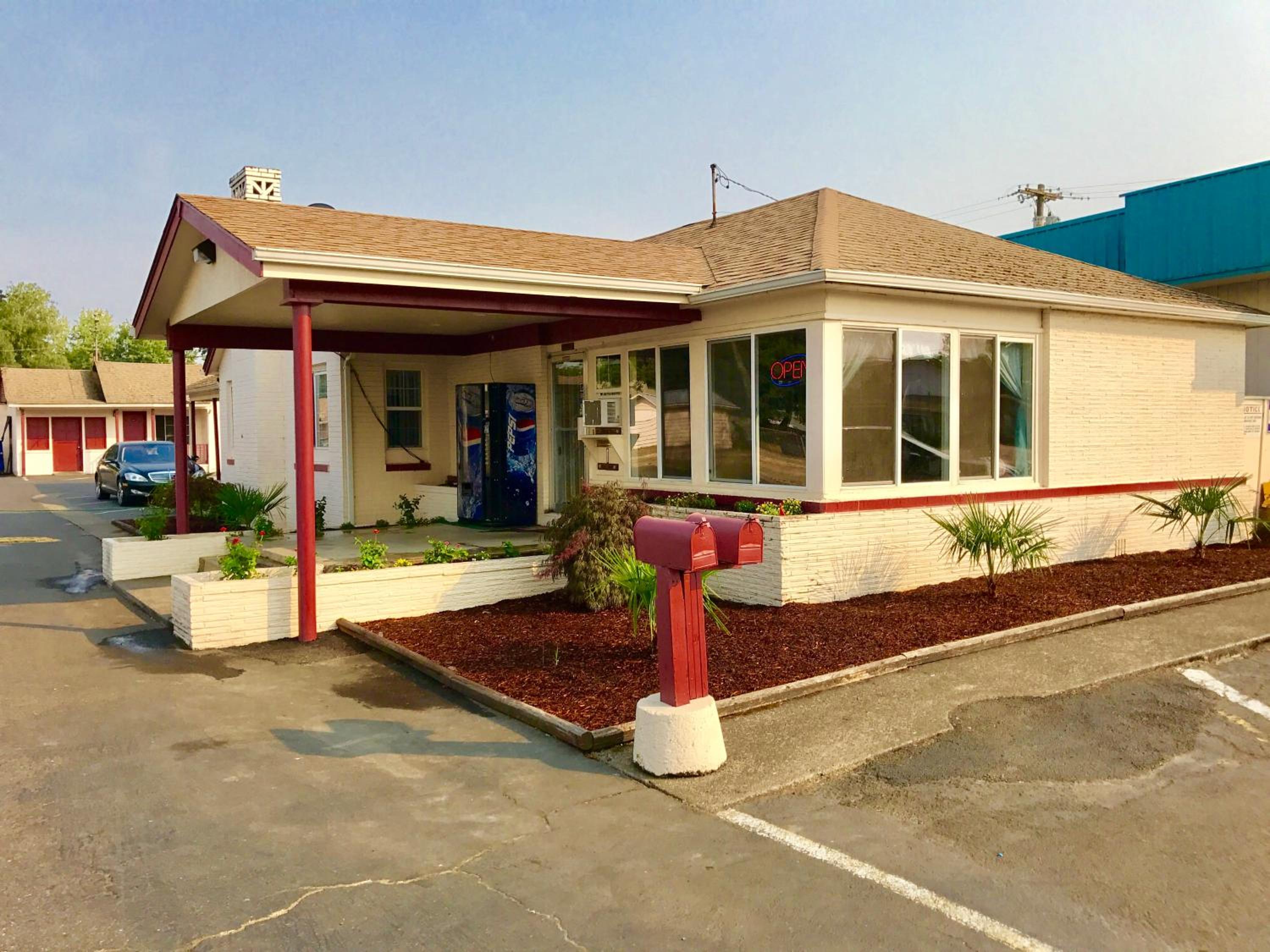 Travelers Inn Motel