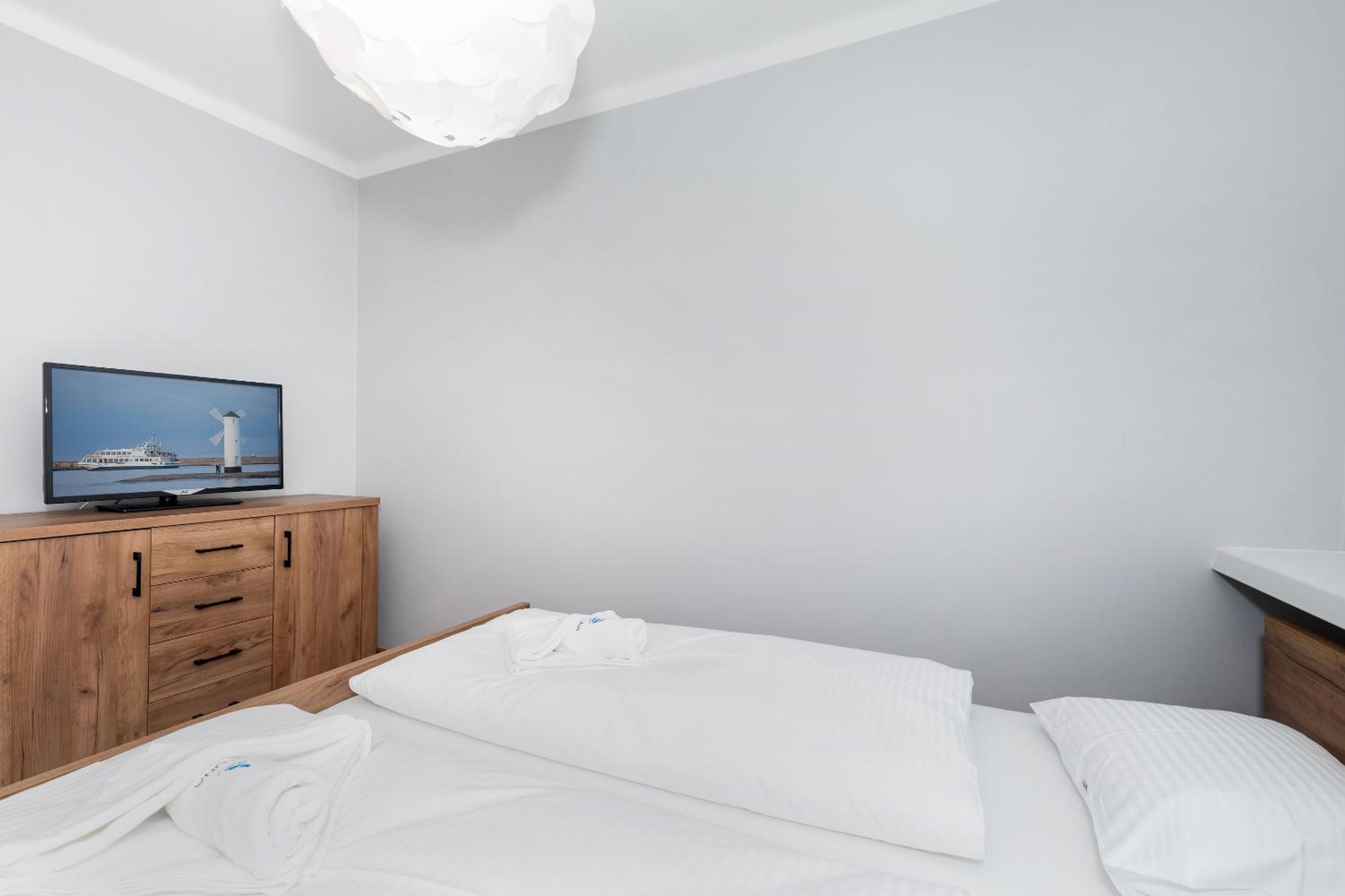 Spokojny Apartament przy Parku Chopina by Noclegi Renters view 5