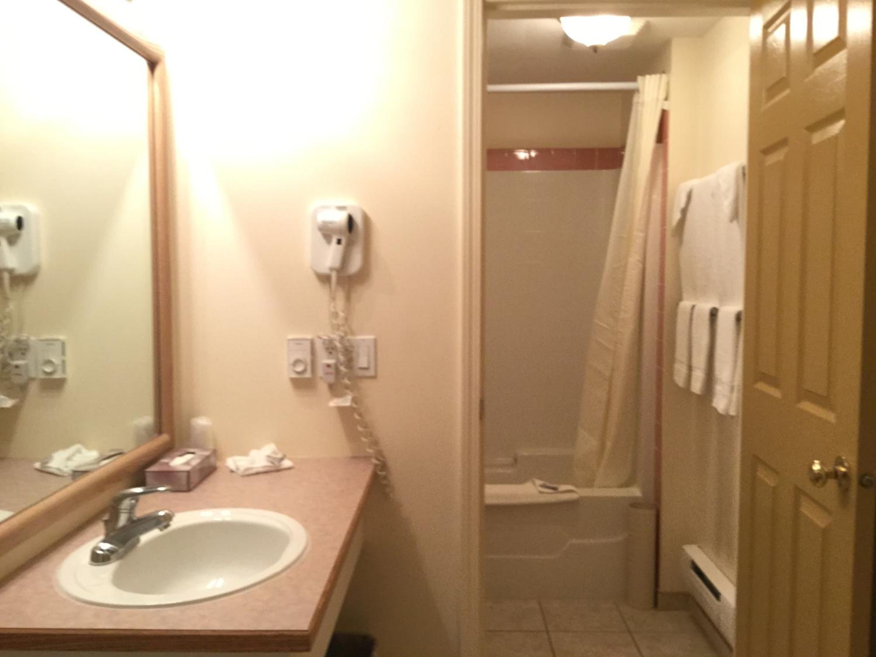 Red Deer Vacations - Western Budget Motel East Red Deer - Property Image 3