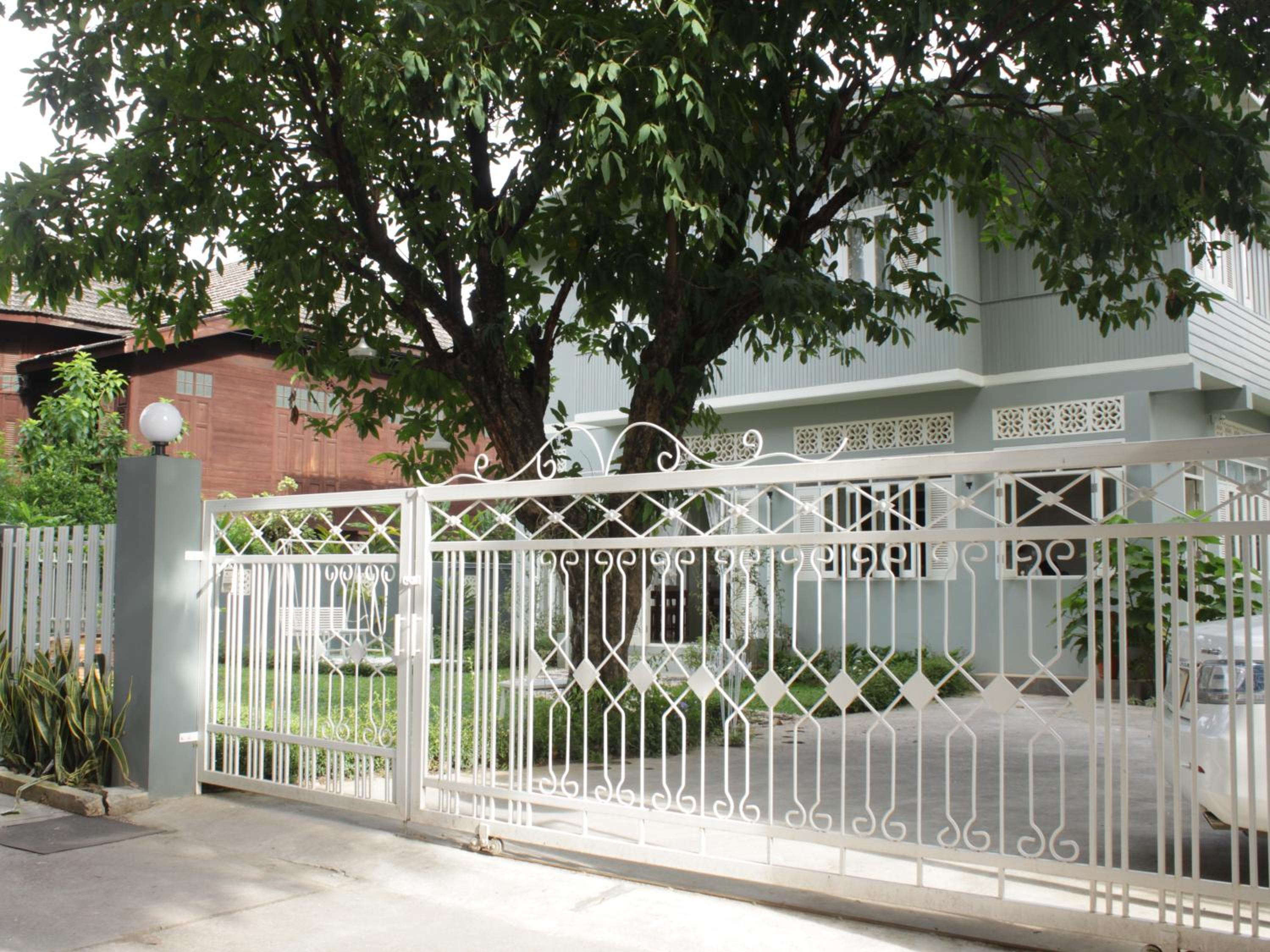 Lada House