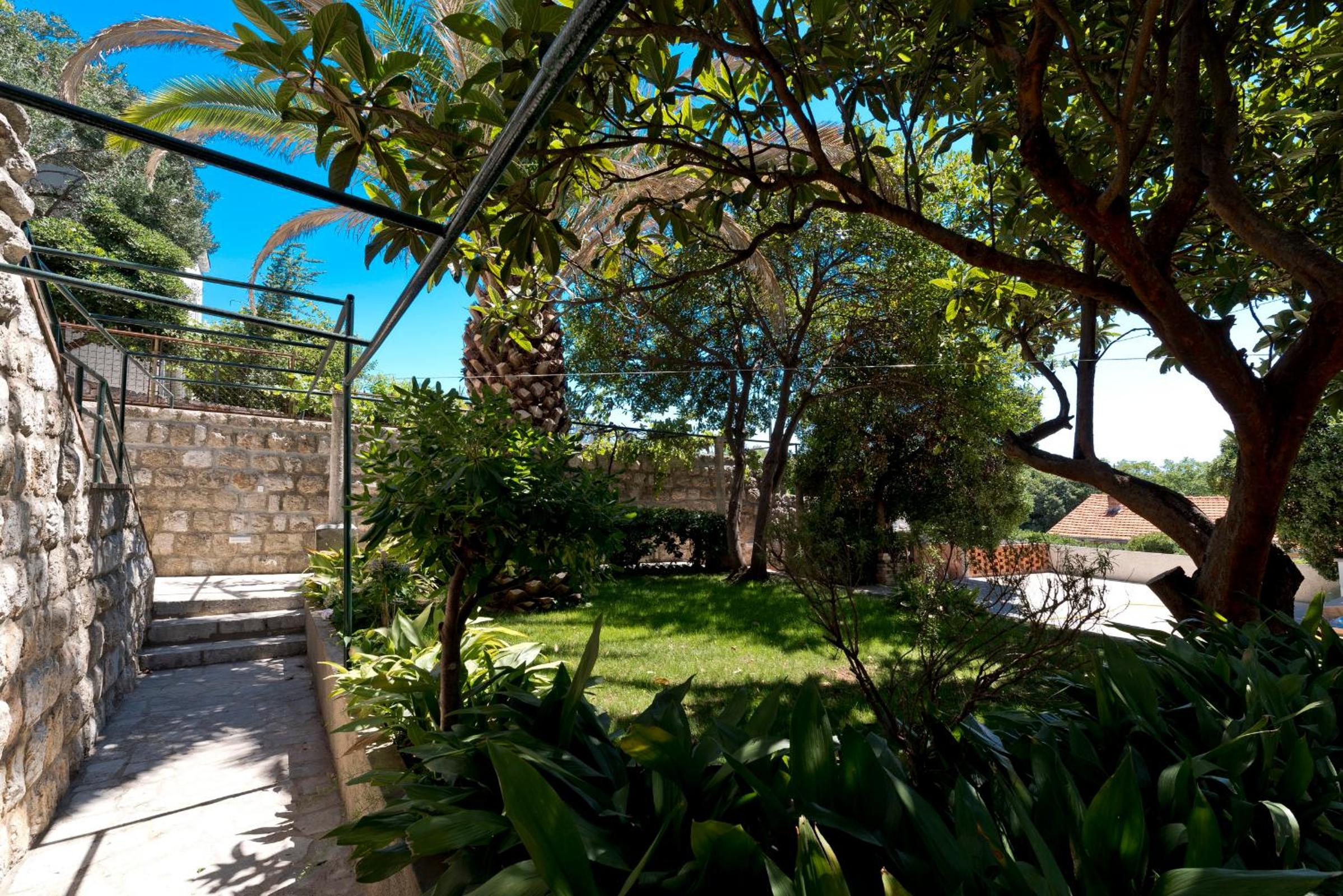 Ida Apartments
