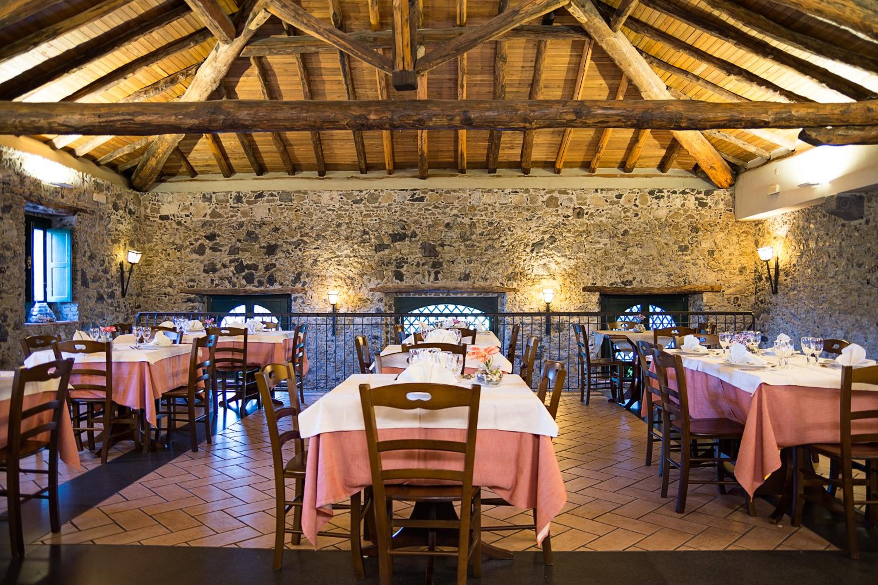 Antico Borgo Etneo Country Hotel