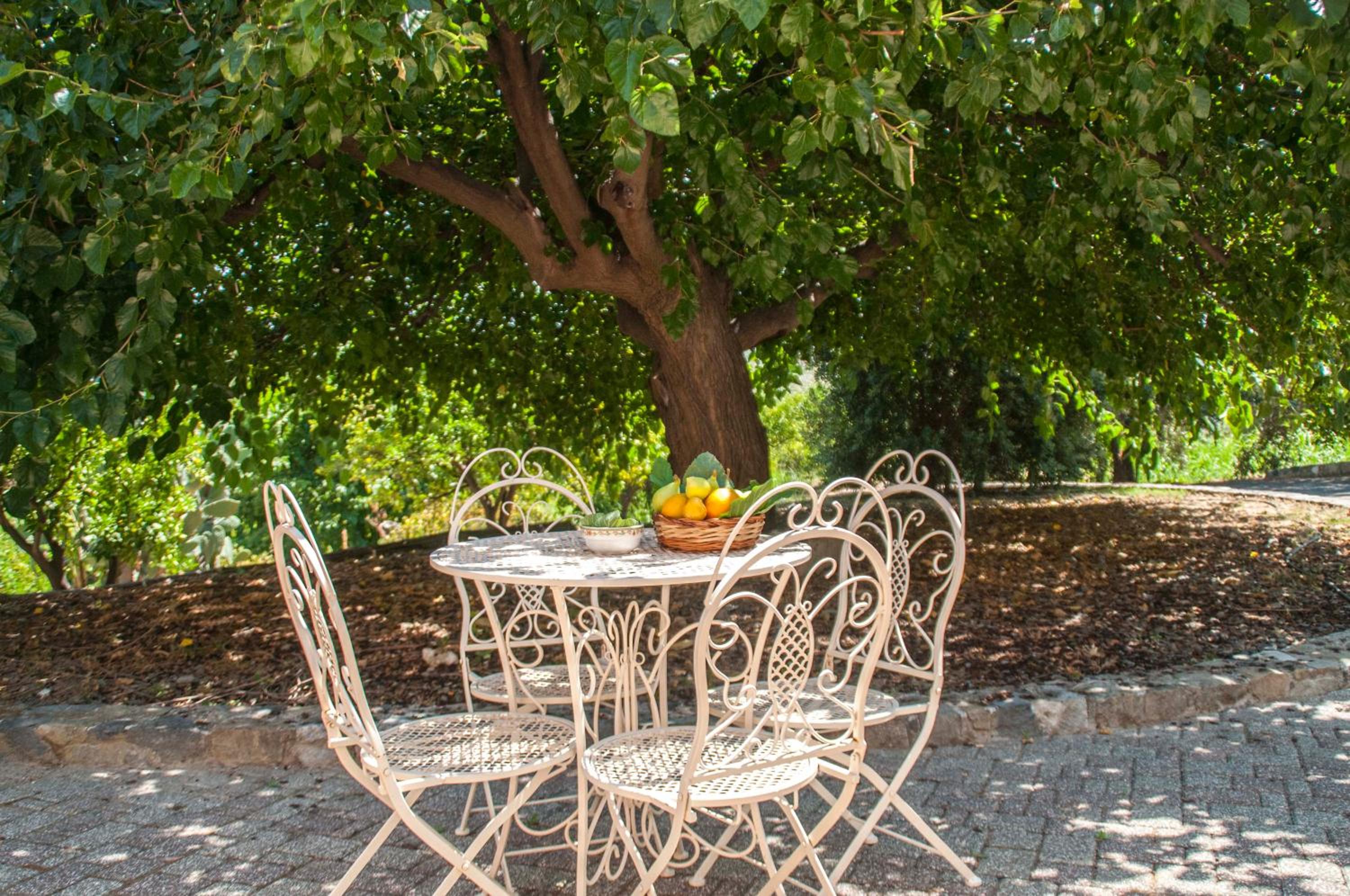 Antico Borgo Etneo Country Hotel