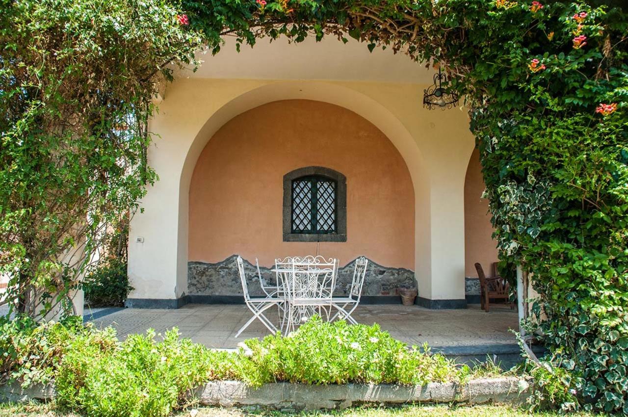 Antico Borgo Etneo Country Hotel