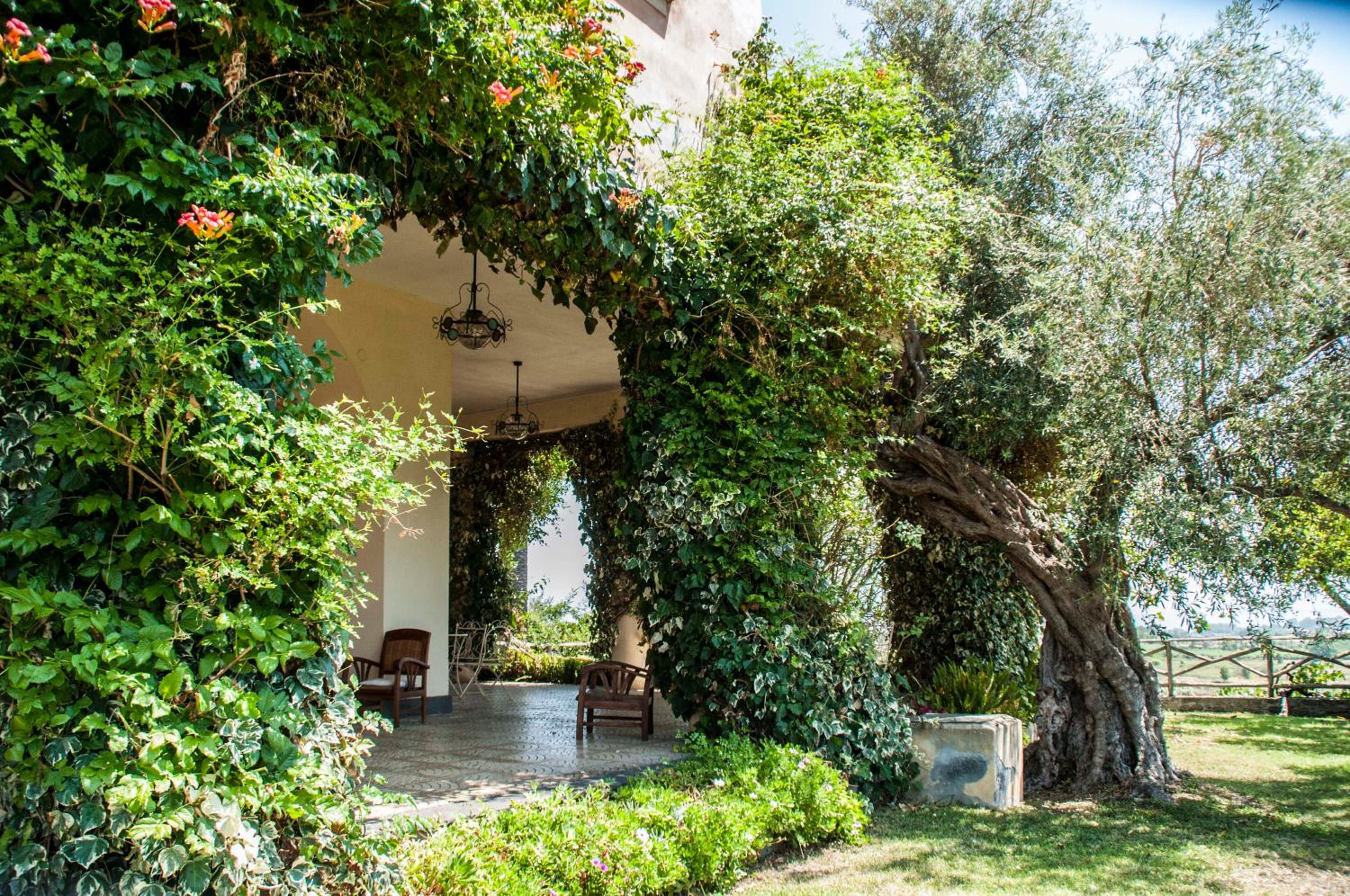 Antico Borgo Etneo Country Hotel