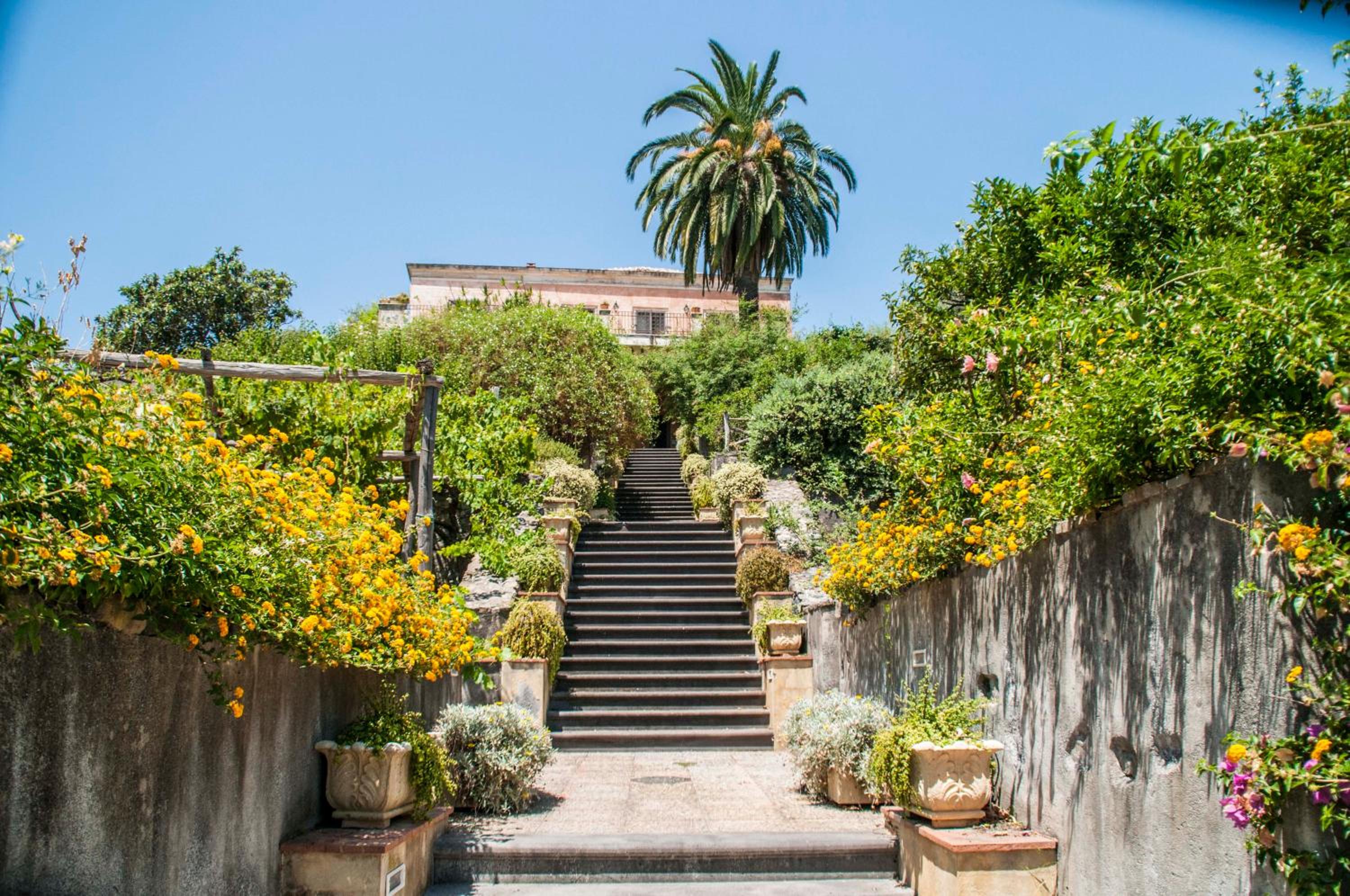 Antico Borgo Etneo Country Hotel