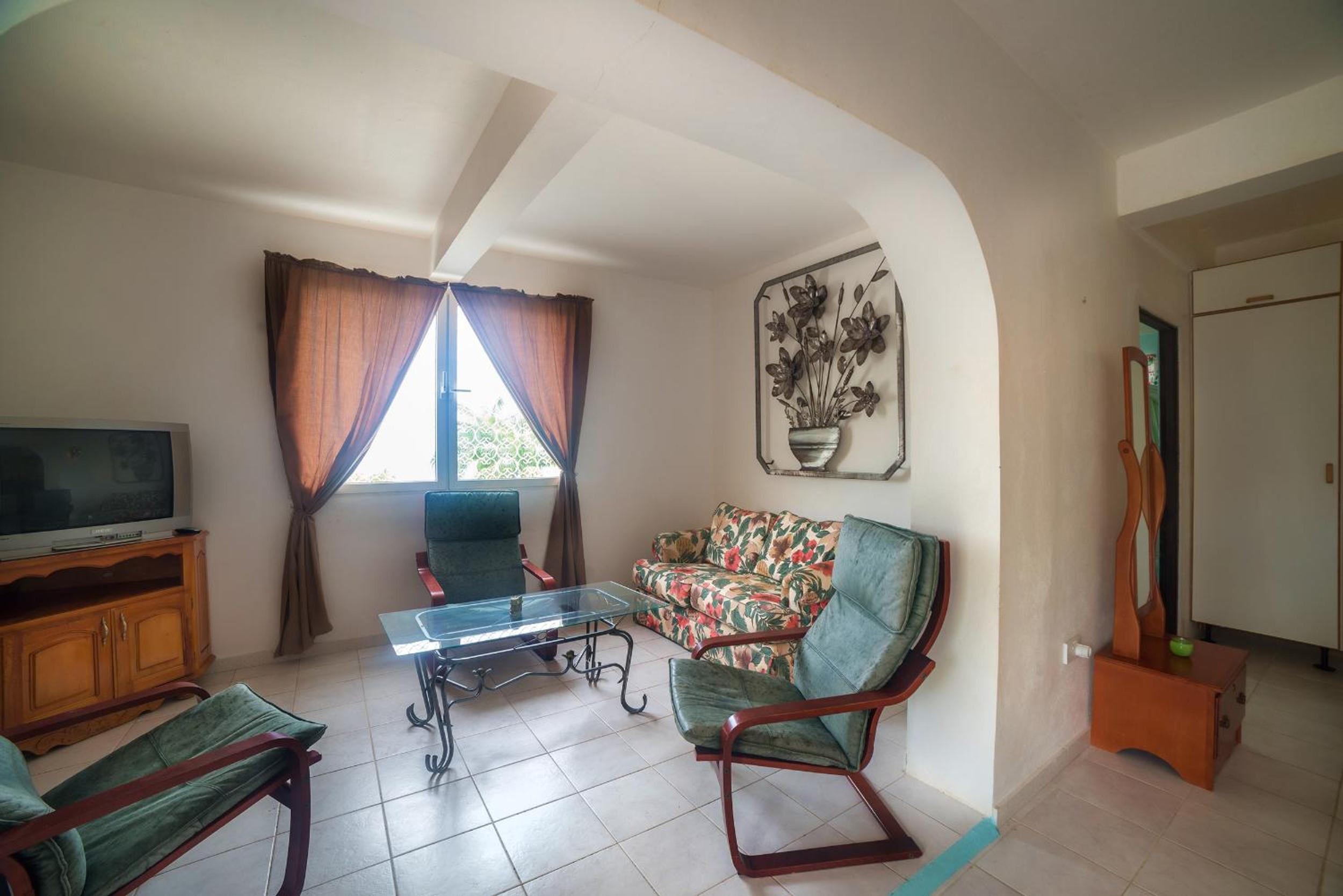 Royal Palm Holiday Apartment view 3