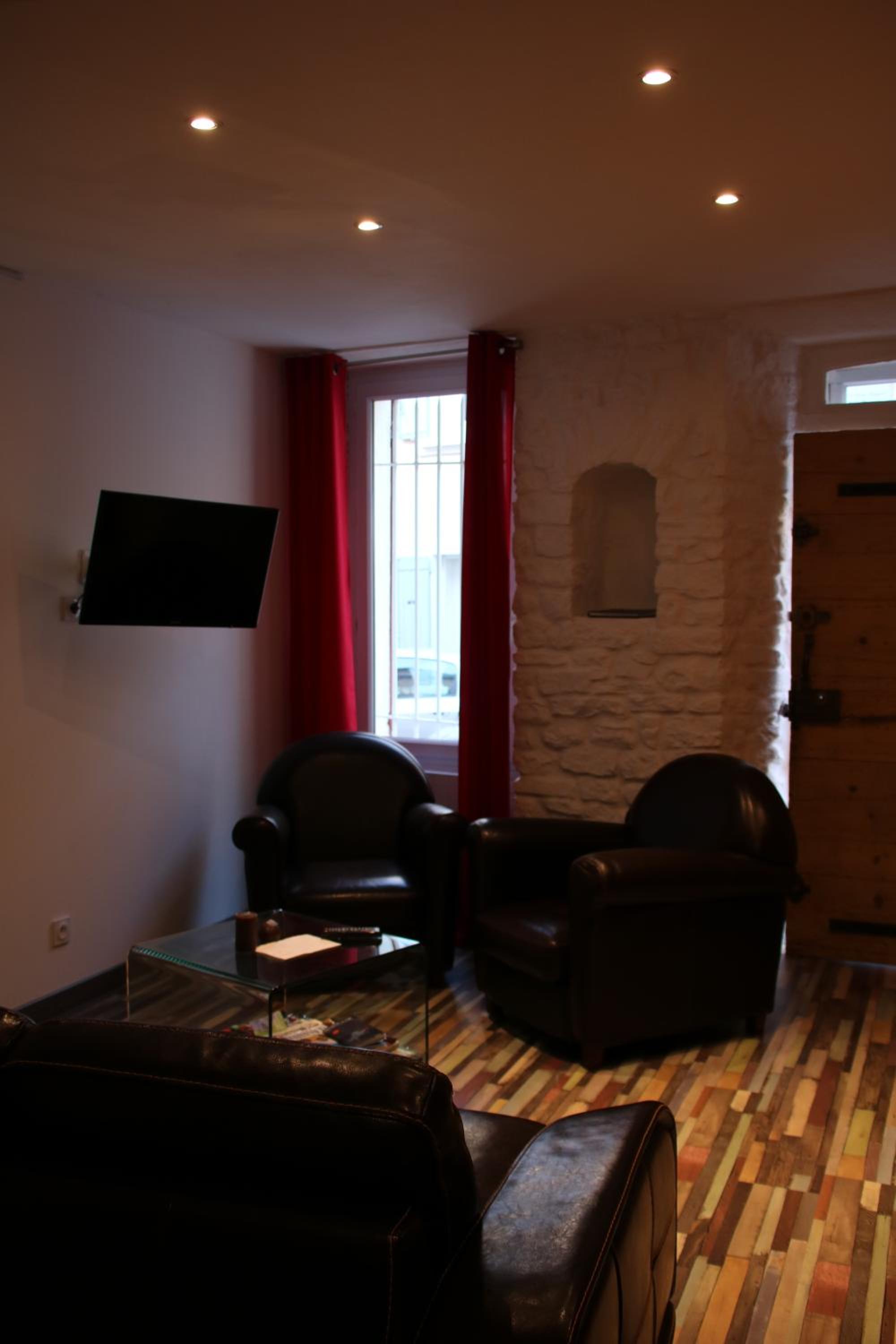 Photo 10