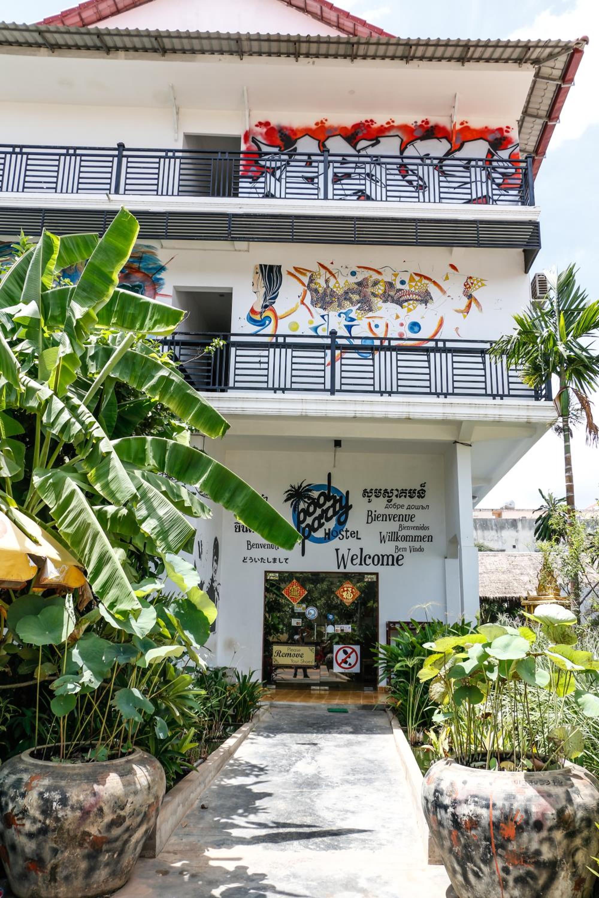 Pool Party Hostel