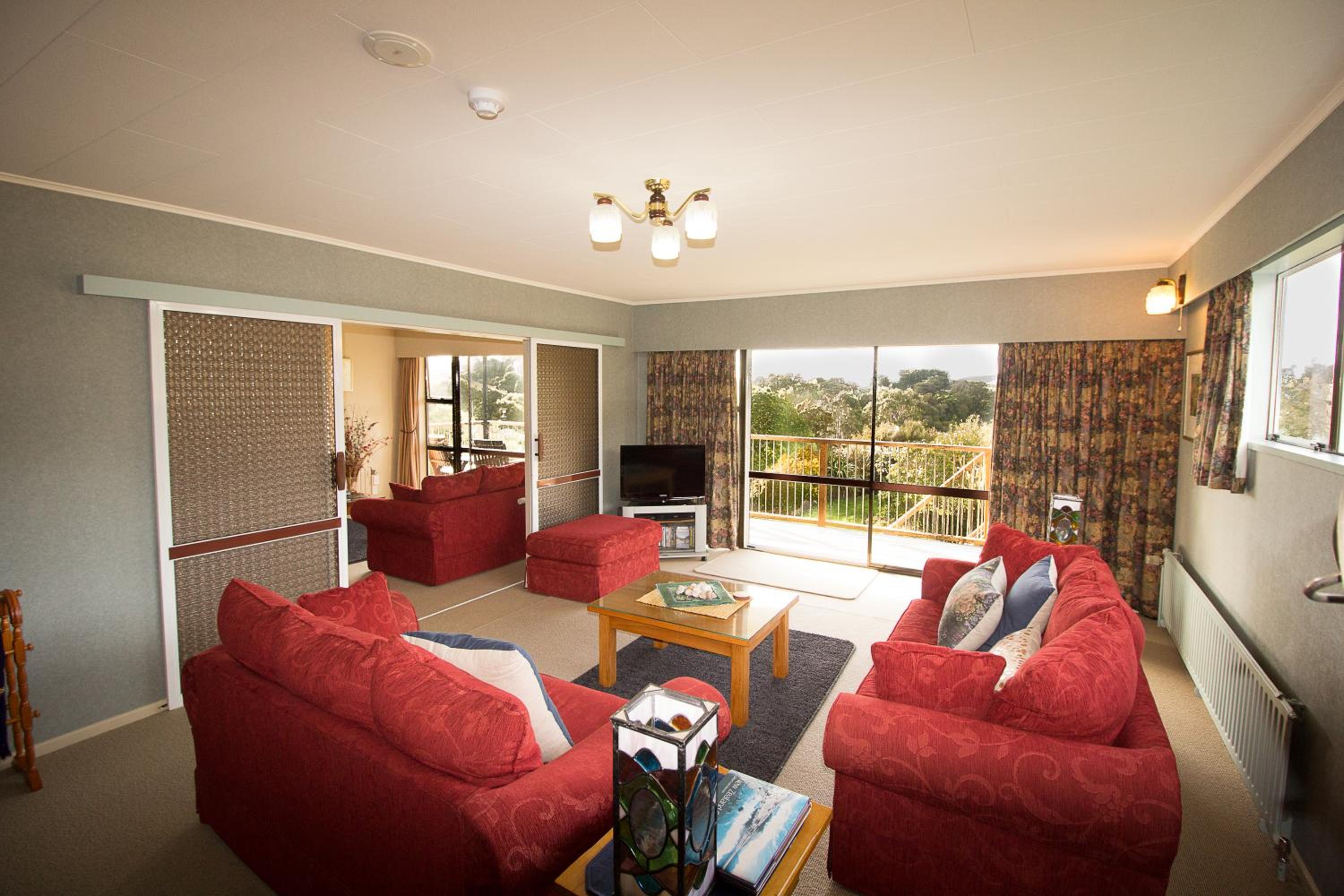 Kowhai Lane Lodge view 5