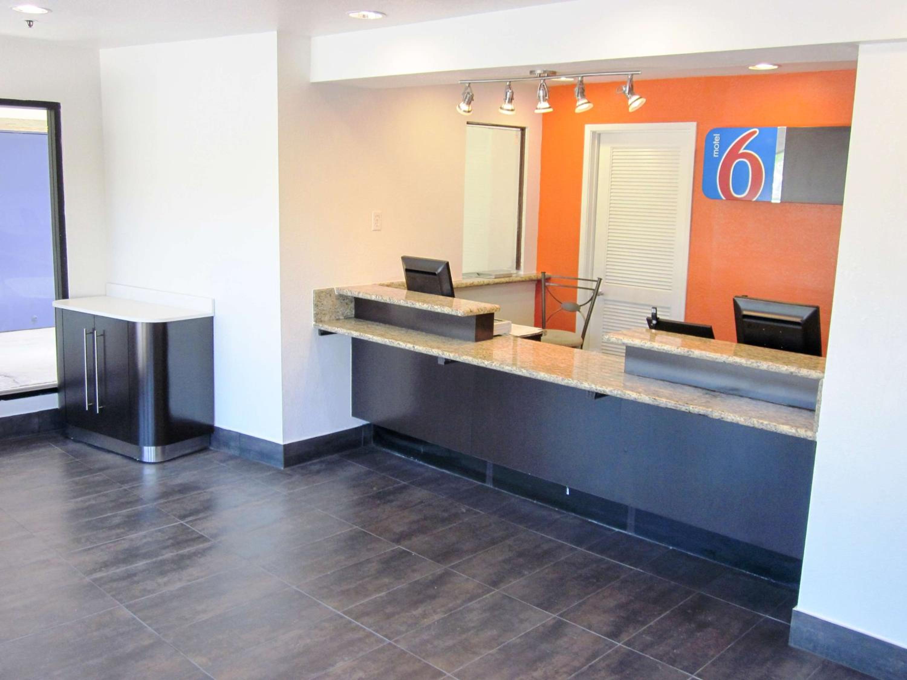 Fairfield Vacations - Motel 6-Fairfield, CA - Napa Valley - Property Image 12