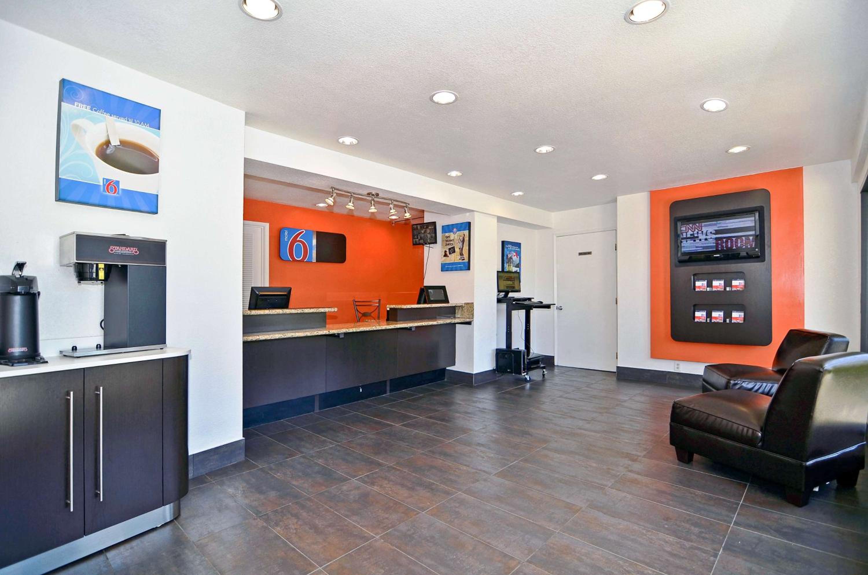 Fairfield Vacations - Motel 6-Fairfield, CA - Napa Valley - Property Image 2