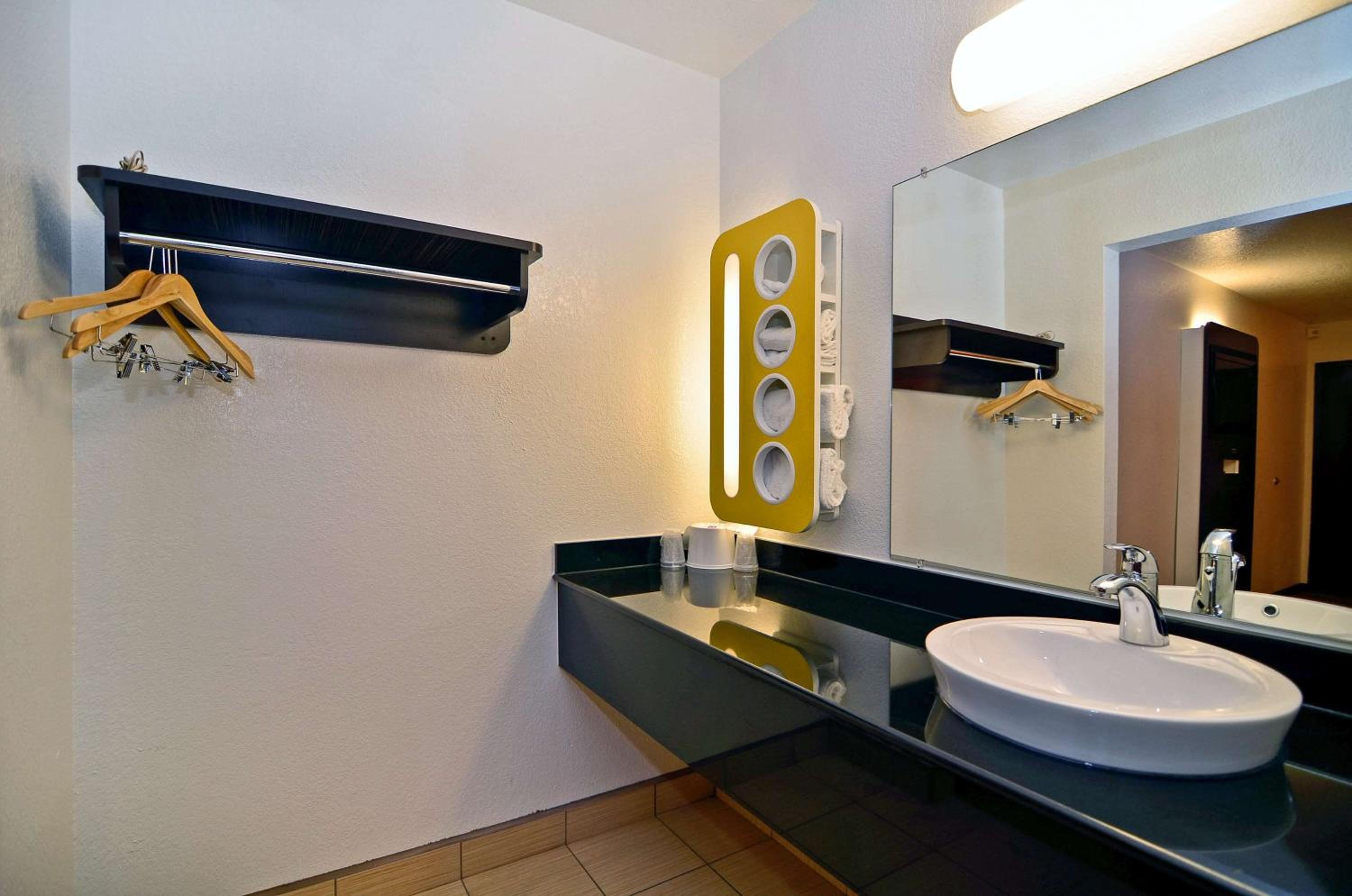 Fairfield Vacations - Motel 6-Fairfield, CA - Napa Valley - Property Image 43
