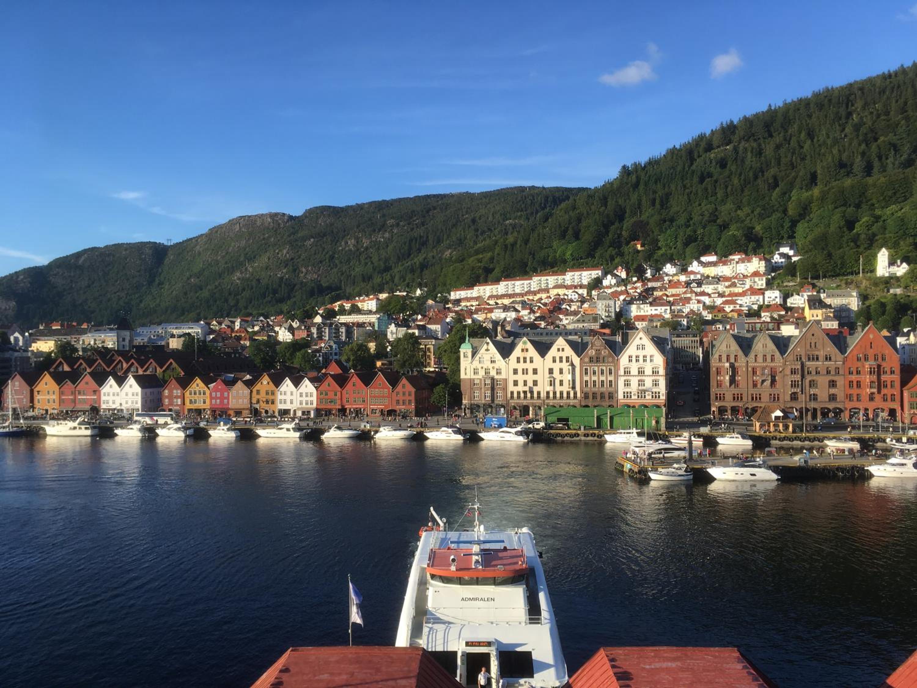 Hotel Apartment with Beautiful View to Bryggen - Image 1