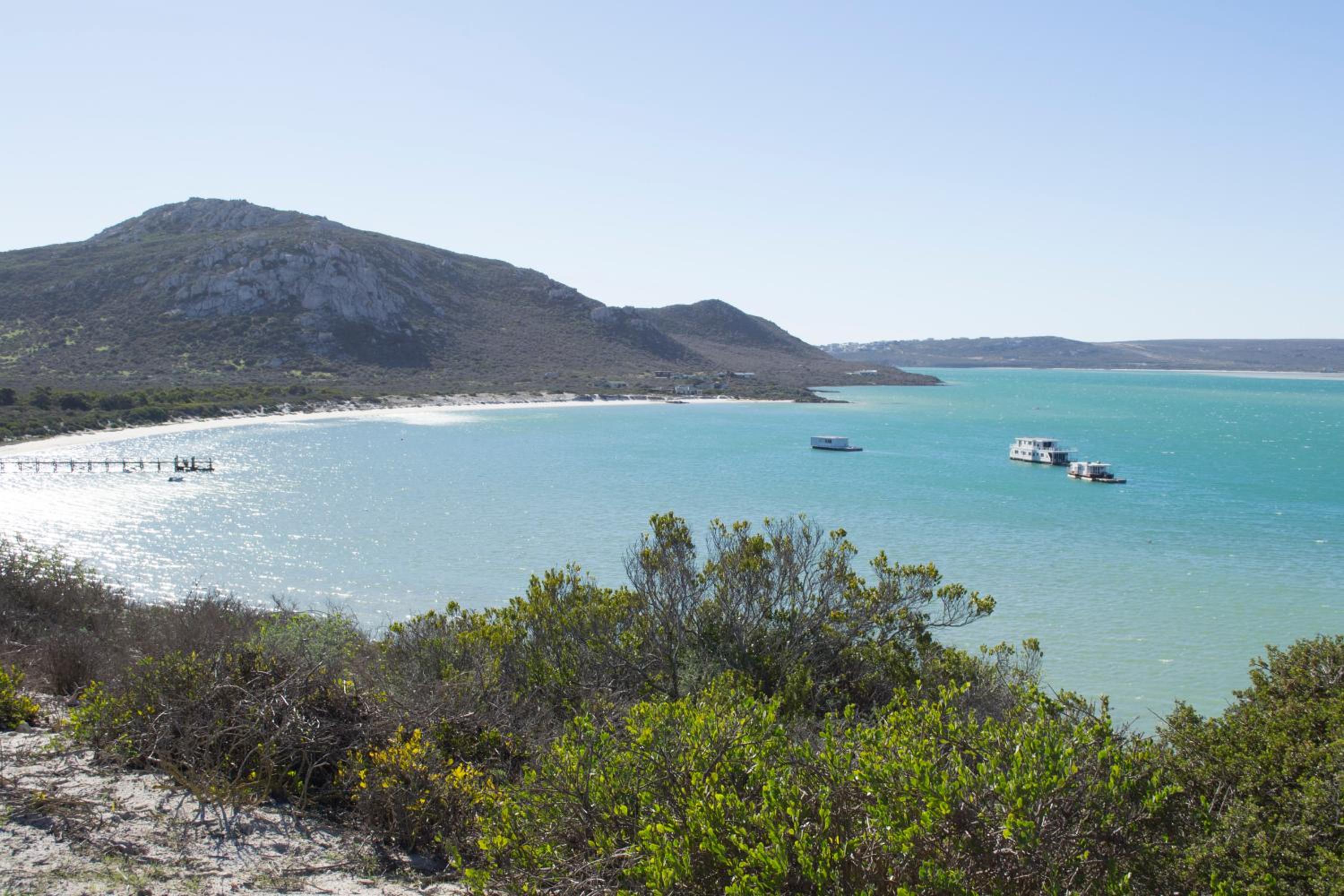 Kraalbaai Lifestyle House Boats view 2