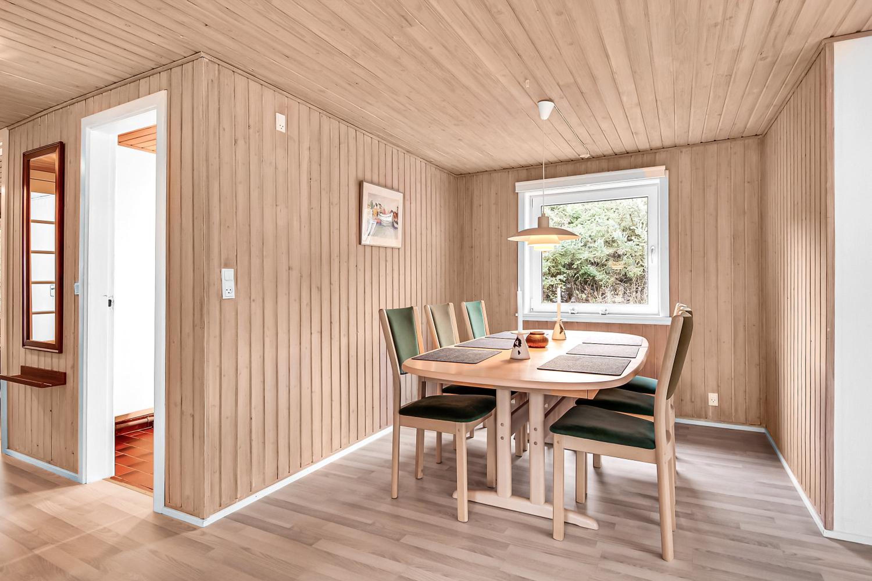 Cozy Cottage With 600 M To The Beach