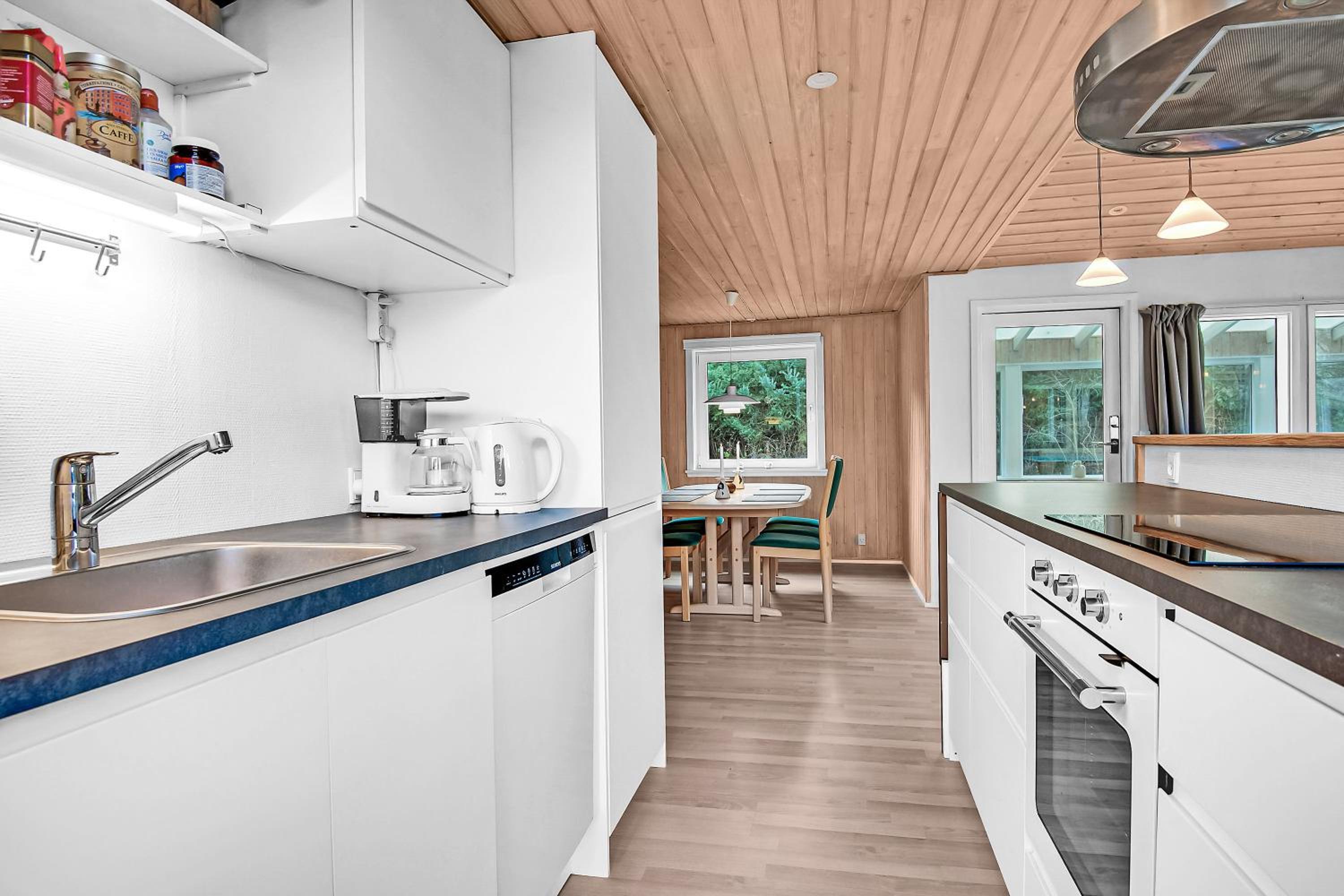 Cozy Cottage With 600 M To The Beach