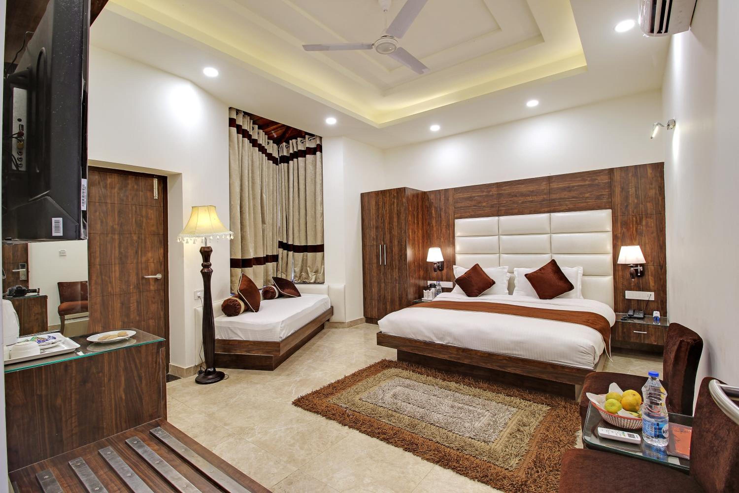 Wood castle Spa & Resort
