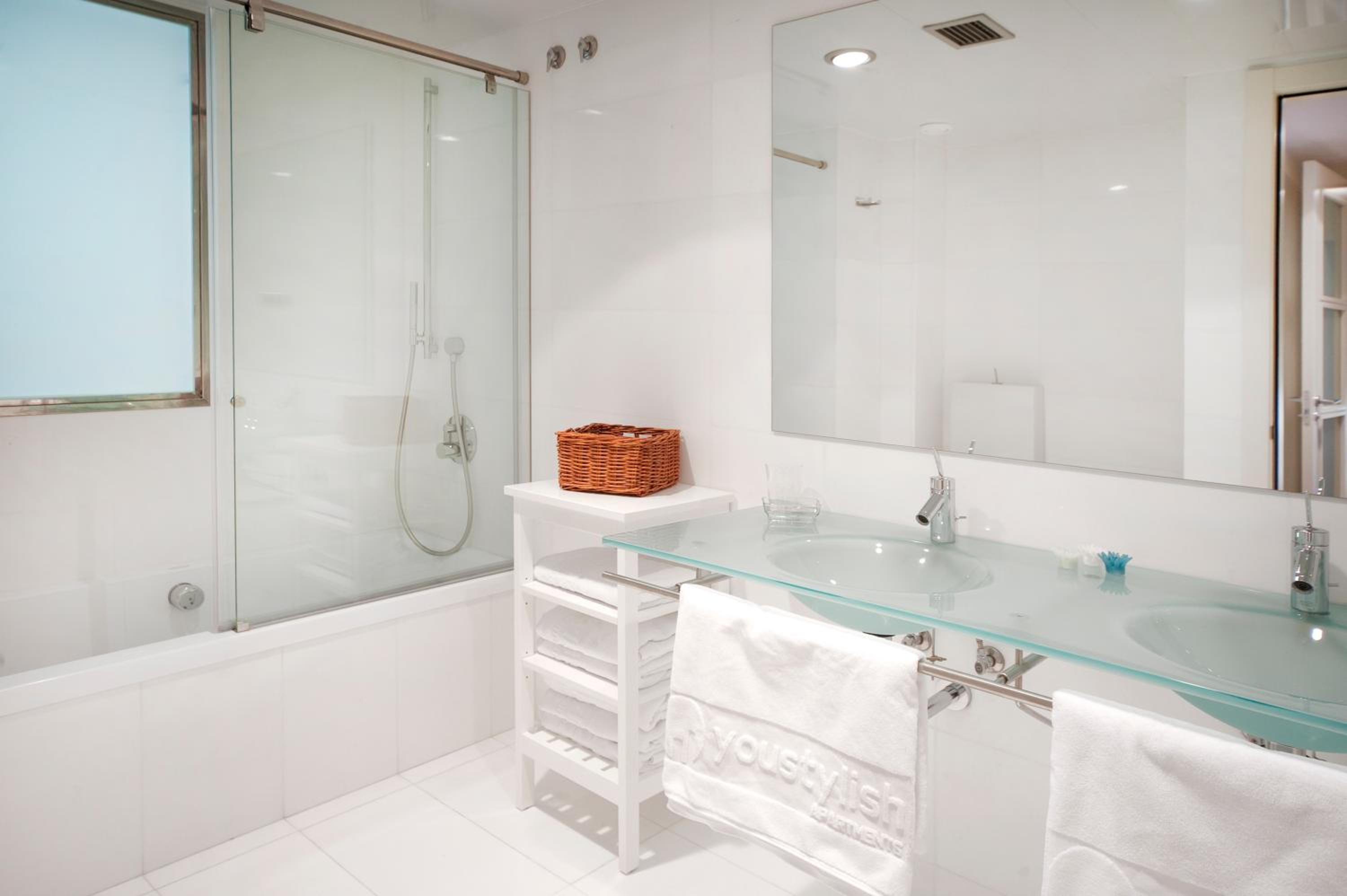 You Stylish City Center Apartments