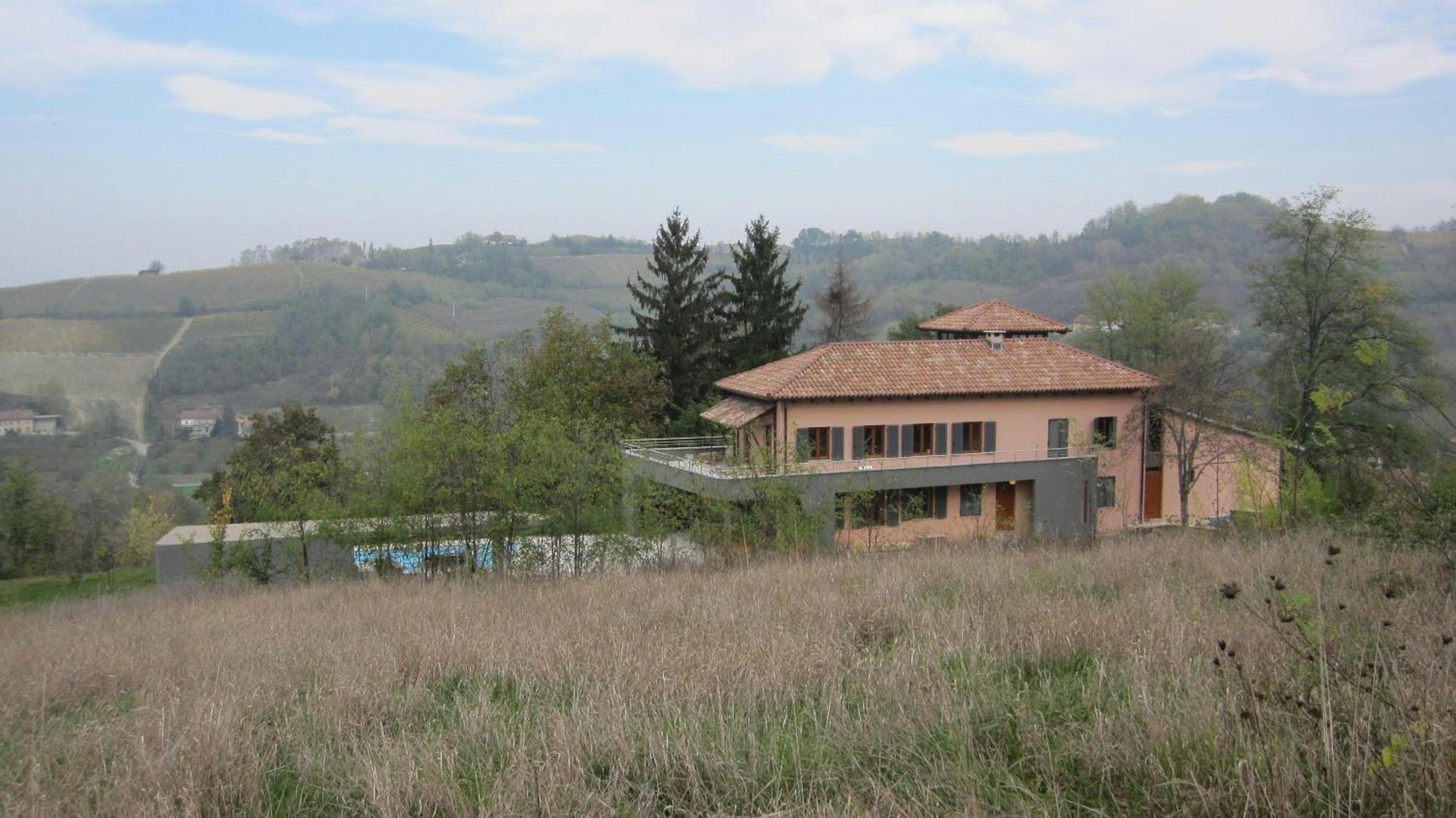 Villa Architetti Piemonte, Entire Private Villa with Infinity Pool and Poolhouse, 5 bedroom, six bathroom perfect for families and friends view 3
