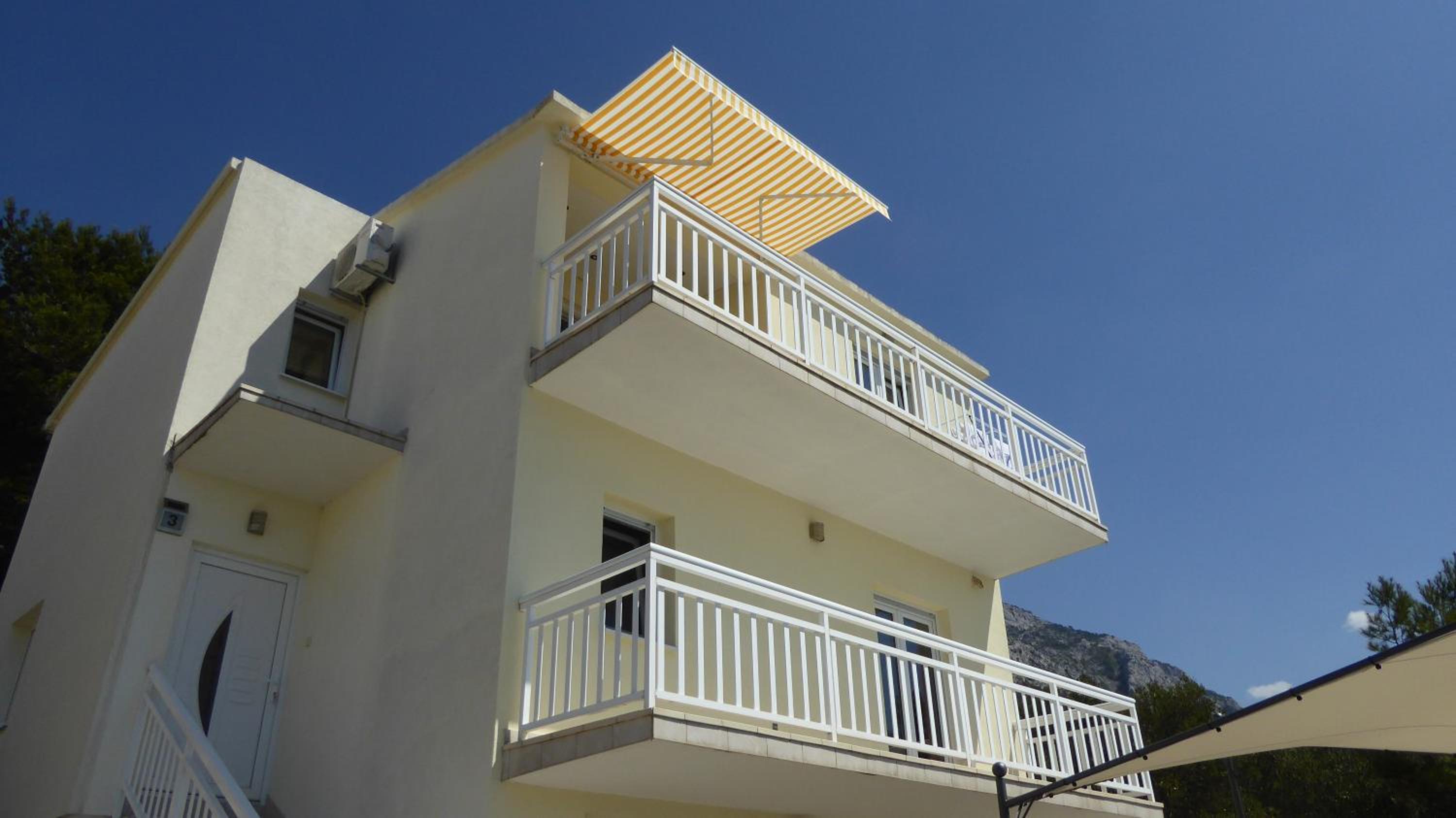 Maison Brelavista view 2