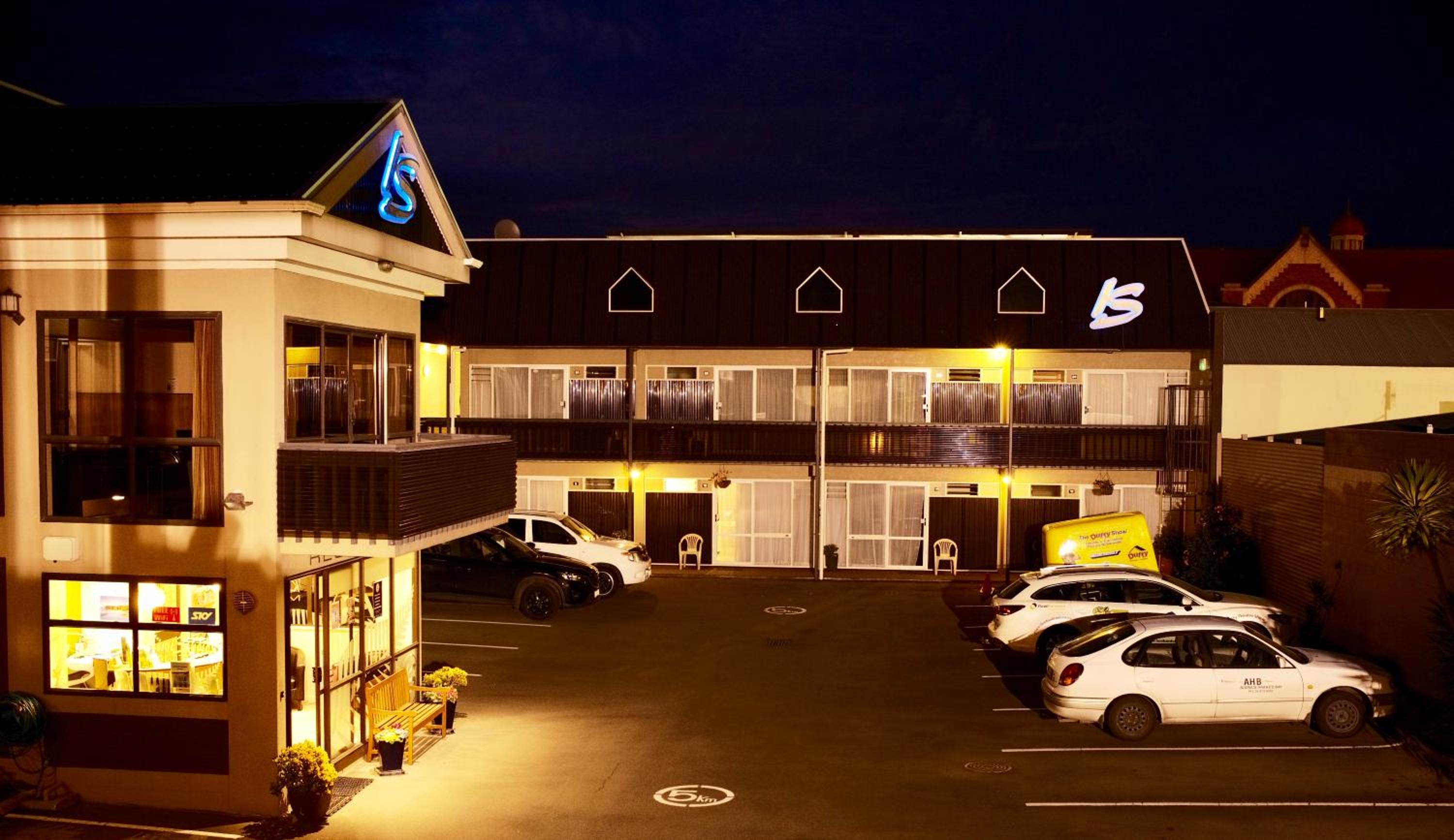 Kiwi Studios Motel view 2