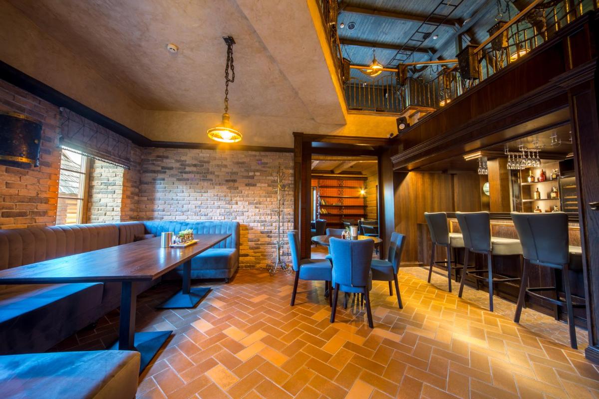 restaurant