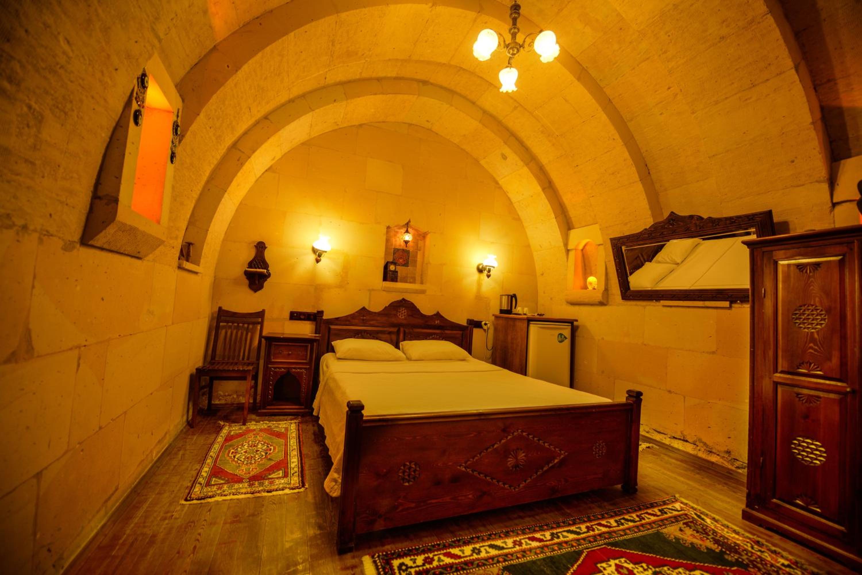 Vineyard Cave Hotel - Image 19