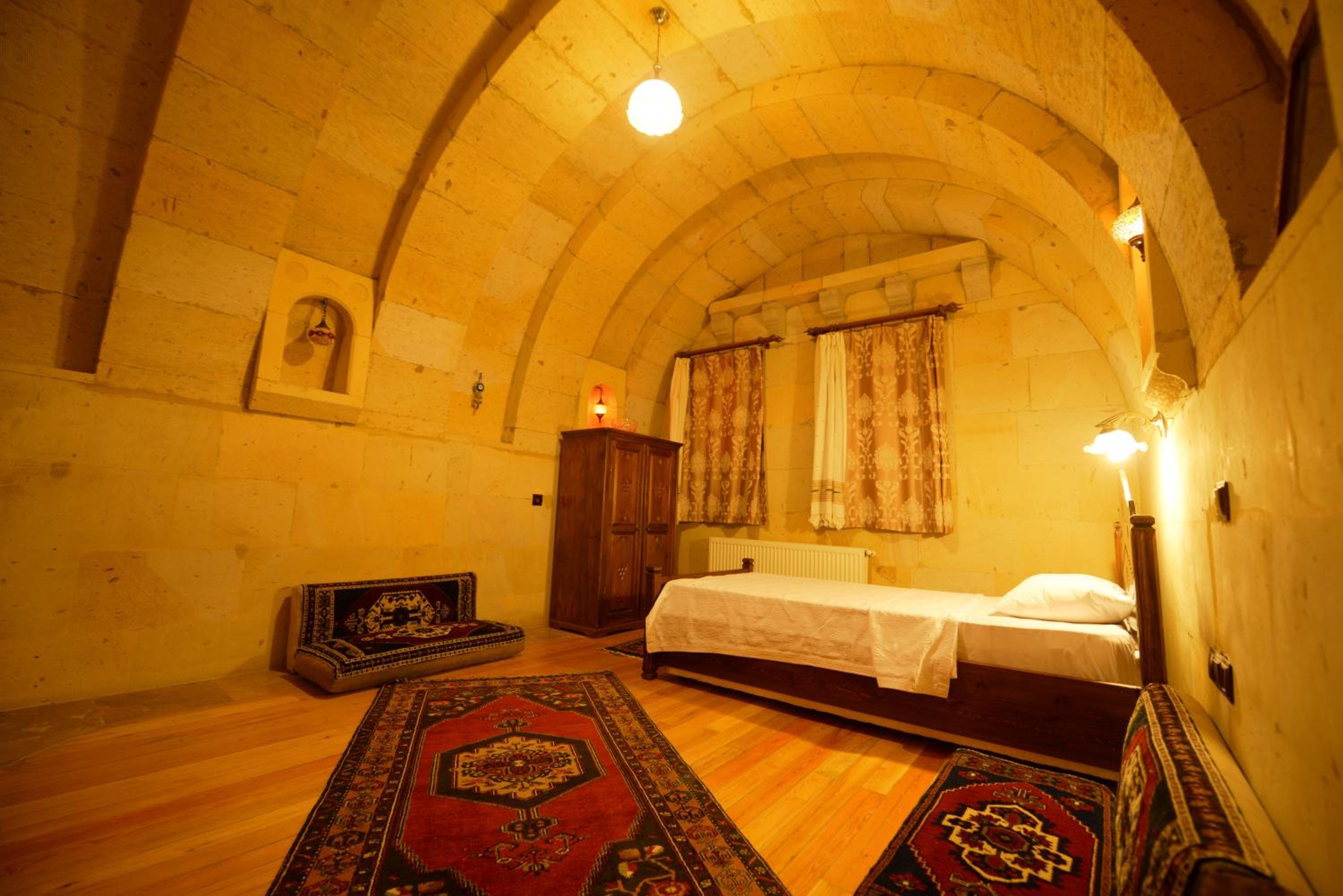 Vineyard Cave Hotel - Image 74